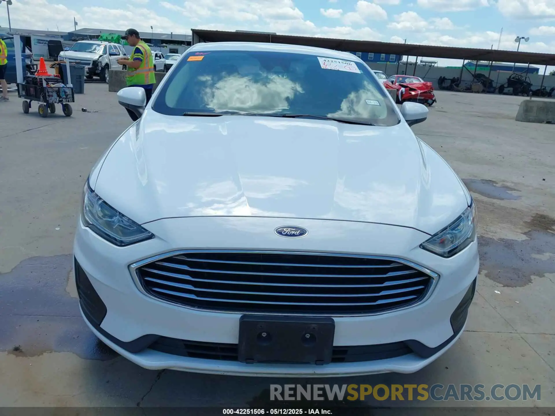 12 Фотография поврежденного автомобиля 3FA6P0G71KR282537 FORD FUSION 2019