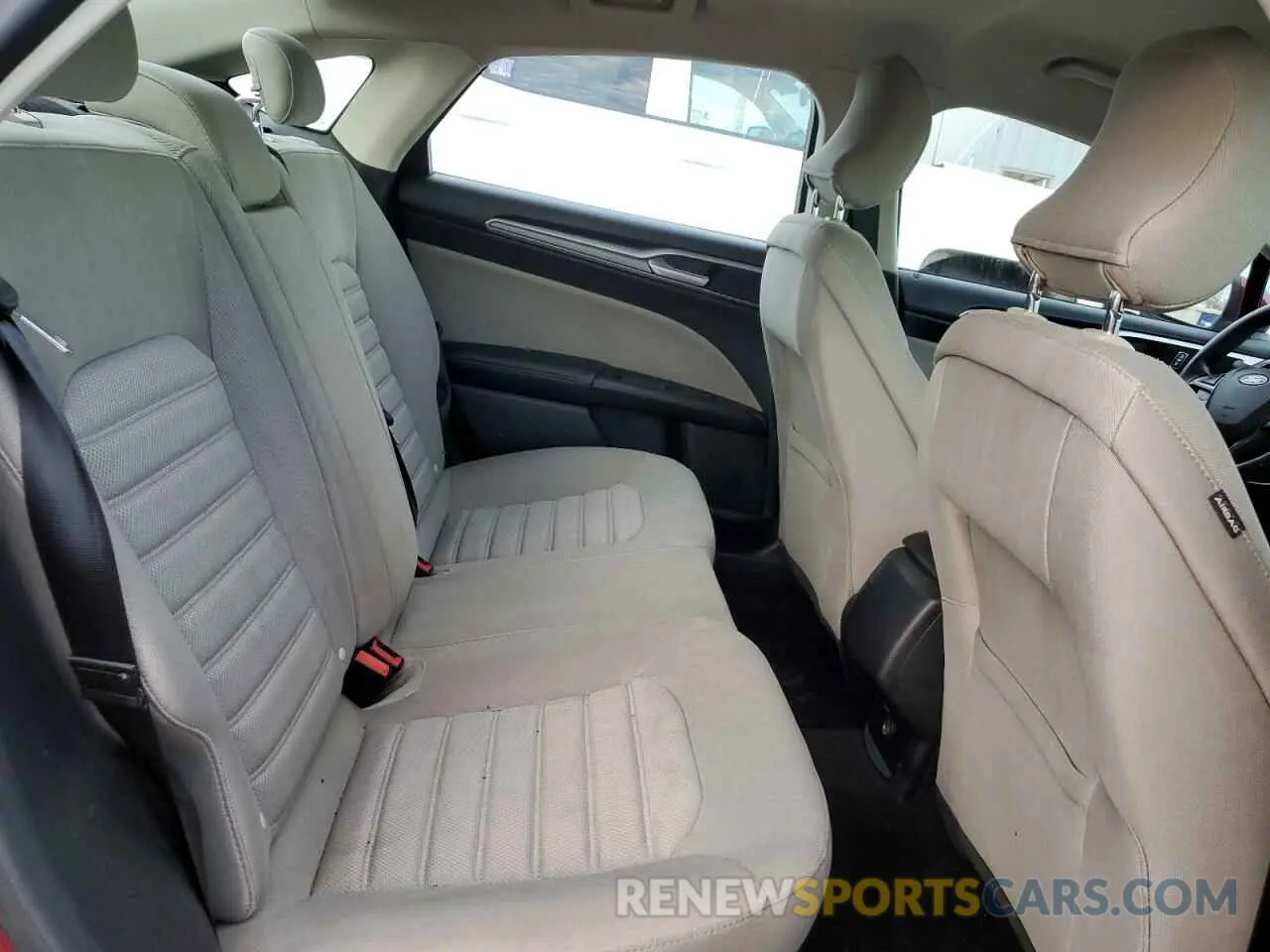 10 Фотография поврежденного автомобиля 3FA6P0G72KR172323 FORD FUSION 2019