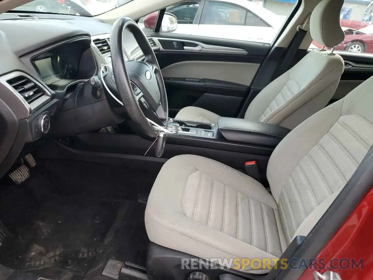 7 Фотография поврежденного автомобиля 3FA6P0G72KR172323 FORD FUSION 2019