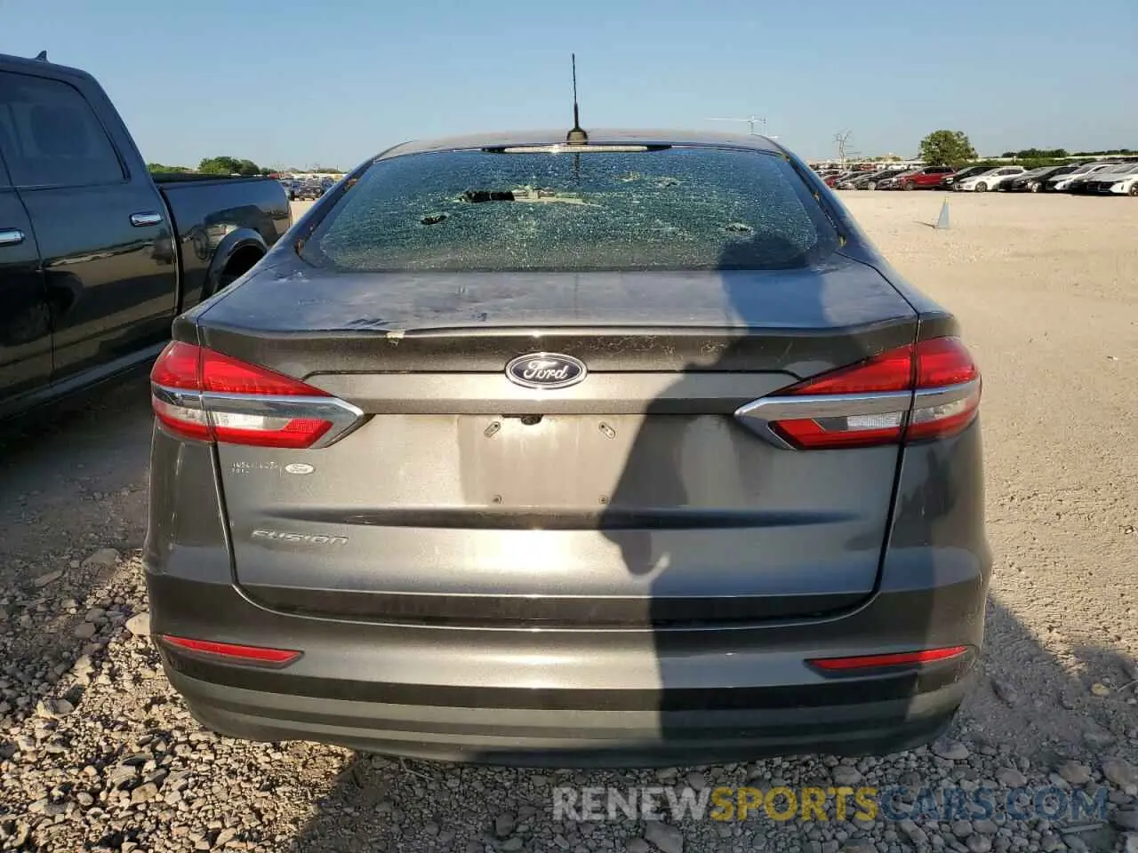 6 Photograph of a damaged car 3FA6P0G72KR193124 FORD FUSION 2019