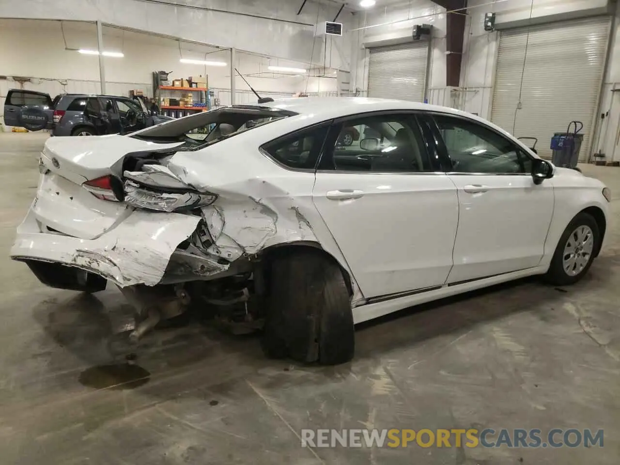 3 Фотография поврежденного автомобиля 3FA6P0G72KR199618 FORD FUSION 2019