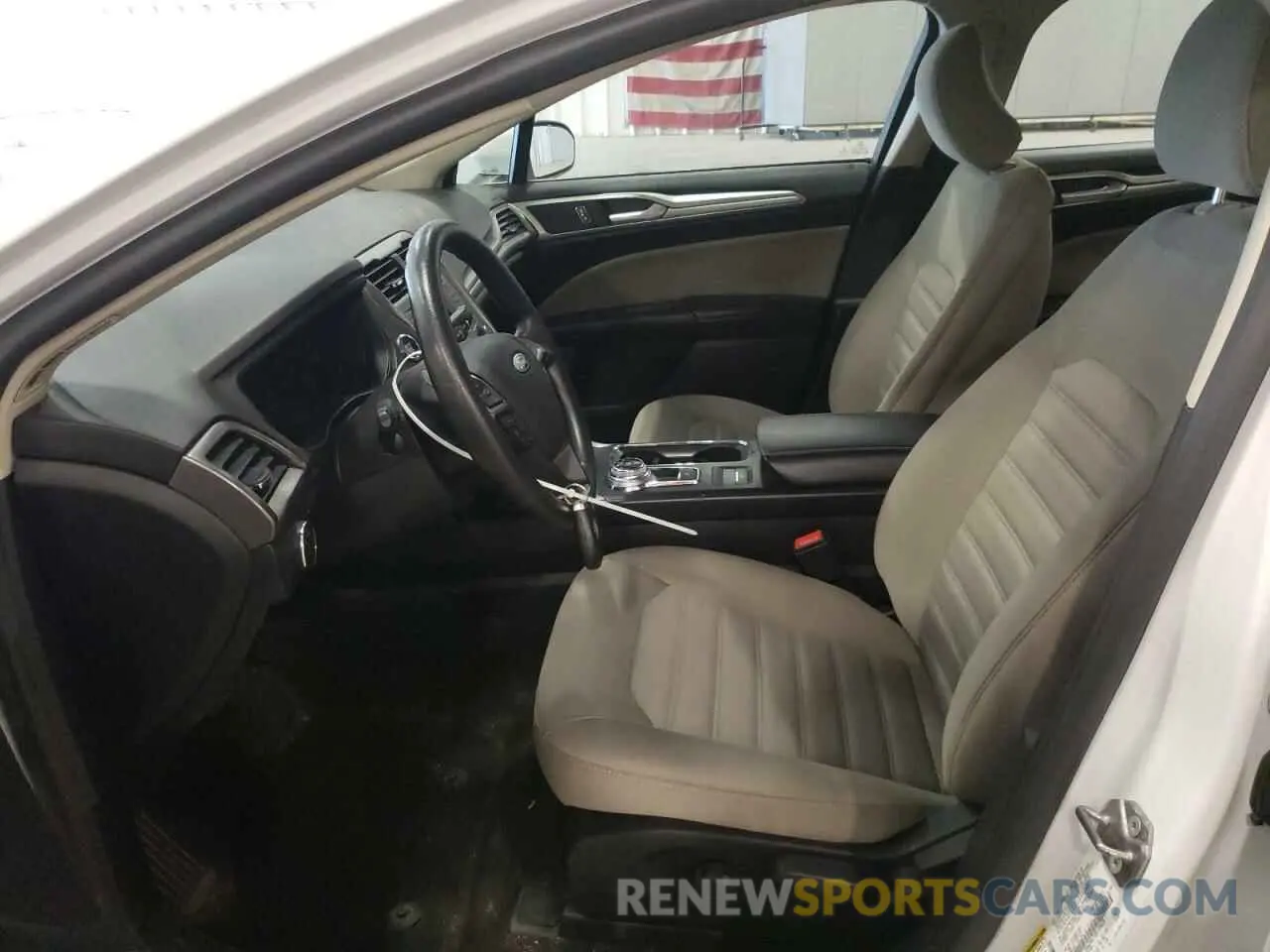 7 Фотография поврежденного автомобиля 3FA6P0G72KR199618 FORD FUSION 2019
