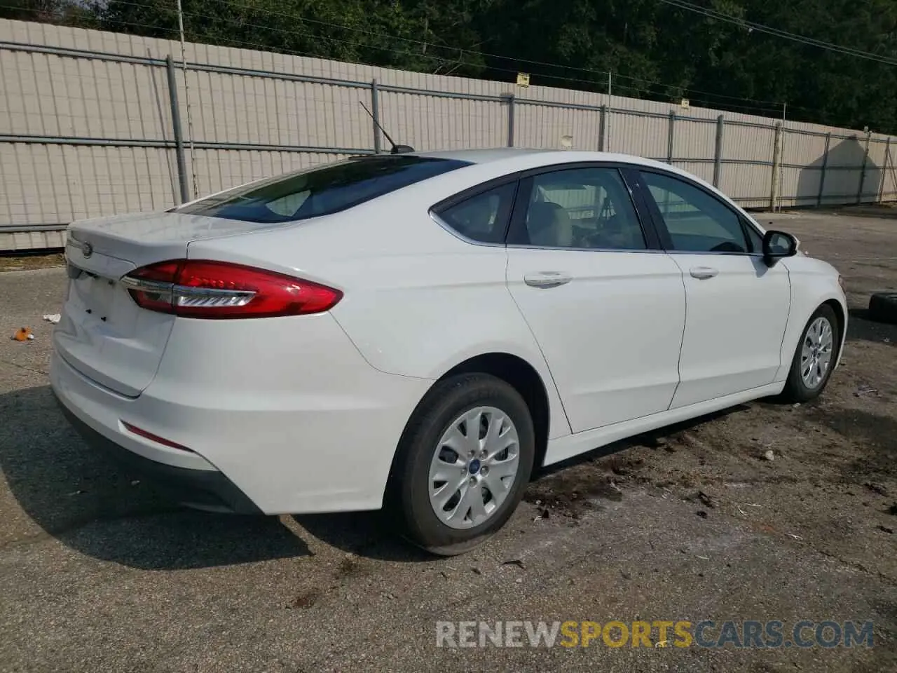 3 Фотография поврежденного автомобиля 3FA6P0G72KR232214 FORD FUSION 2019
