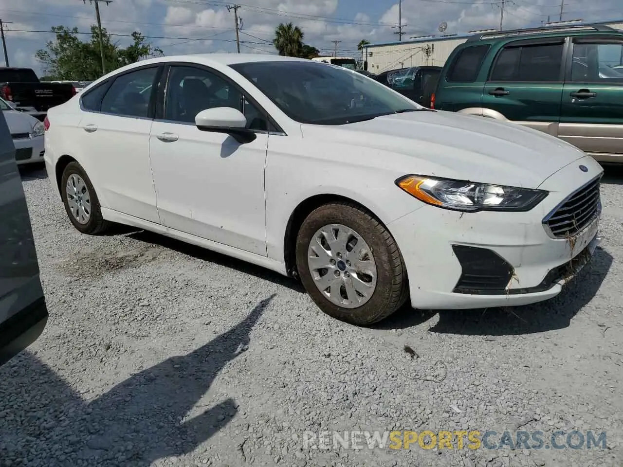 4 Photograph of a damaged car 3FA6P0G72KR267786 FORD FUSION 2019