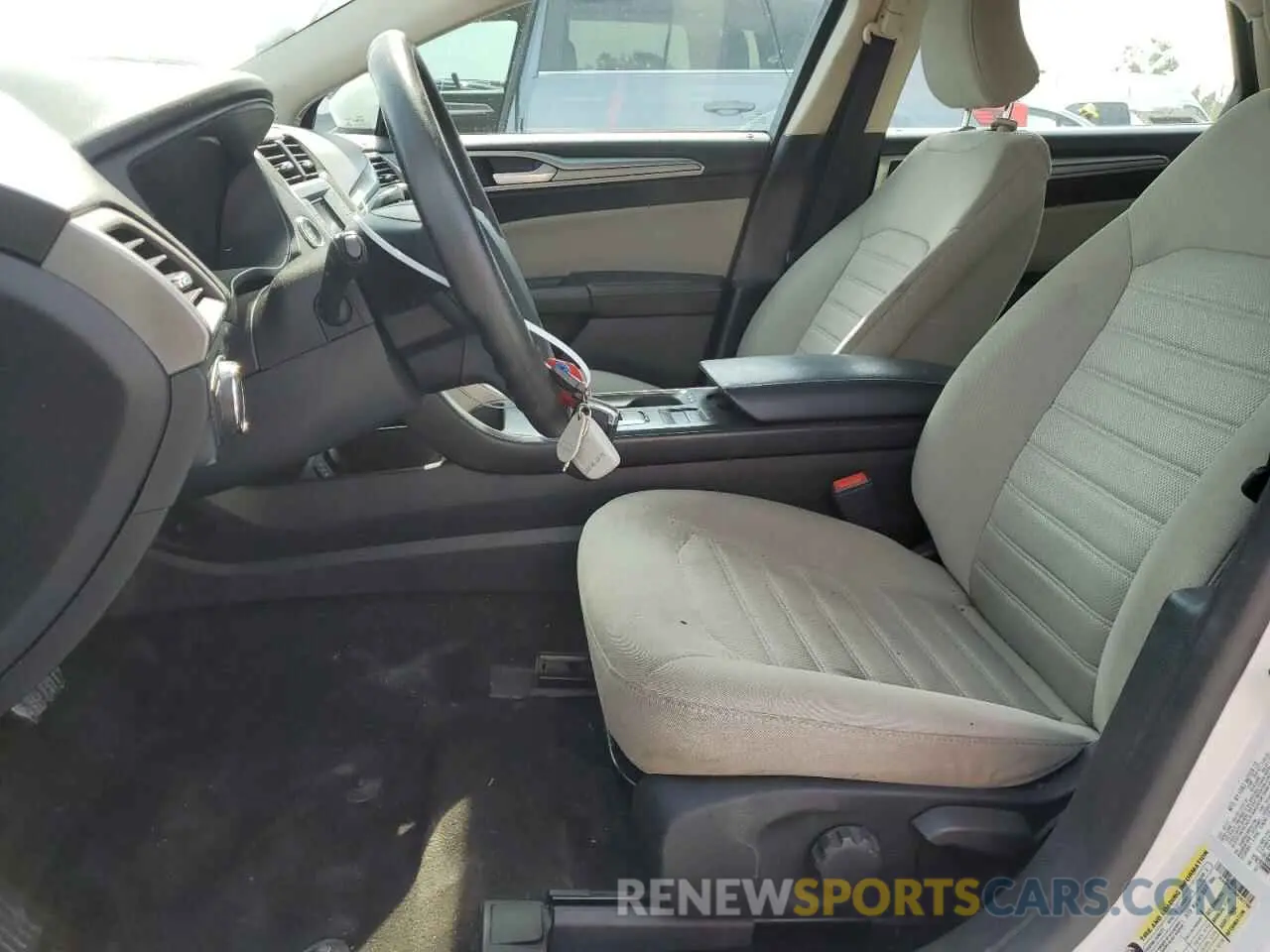 7 Photograph of a damaged car 3FA6P0G72KR267786 FORD FUSION 2019