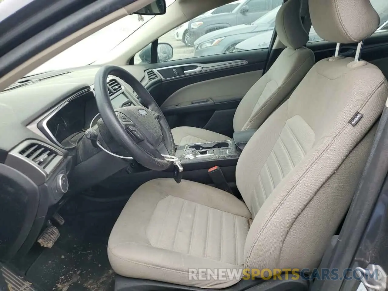 7 Photograph of a damaged car 3FA6P0G73KR282748 FORD FUSION 2019