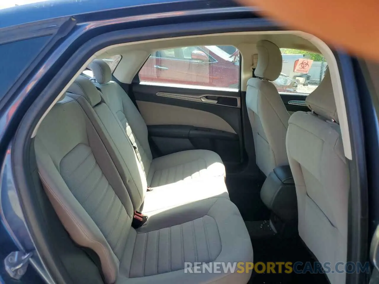 10 Photograph of a damaged car 3FA6P0G75KR268091 FORD FUSION 2019