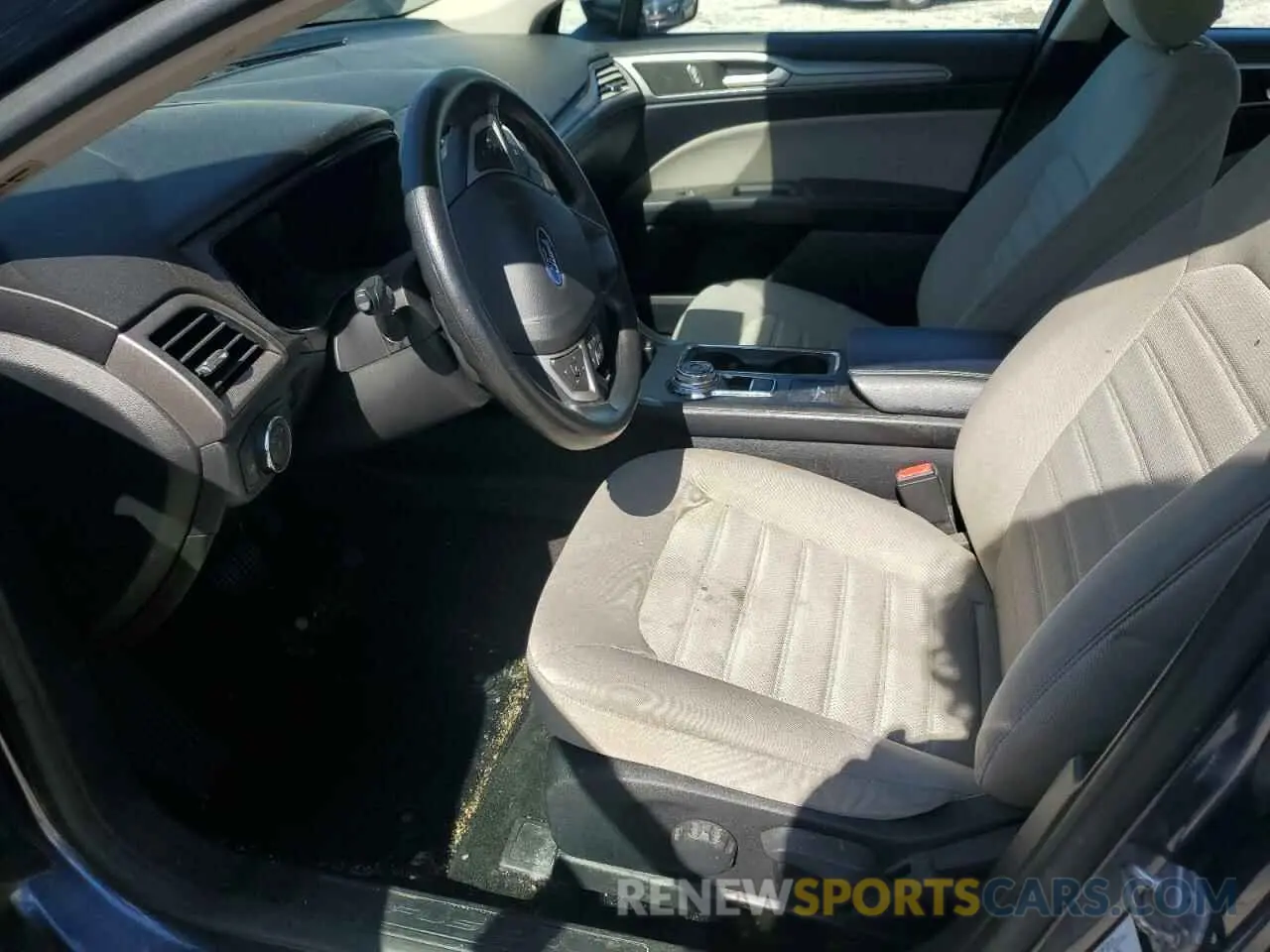 7 Photograph of a damaged car 3FA6P0G75KR268091 FORD FUSION 2019