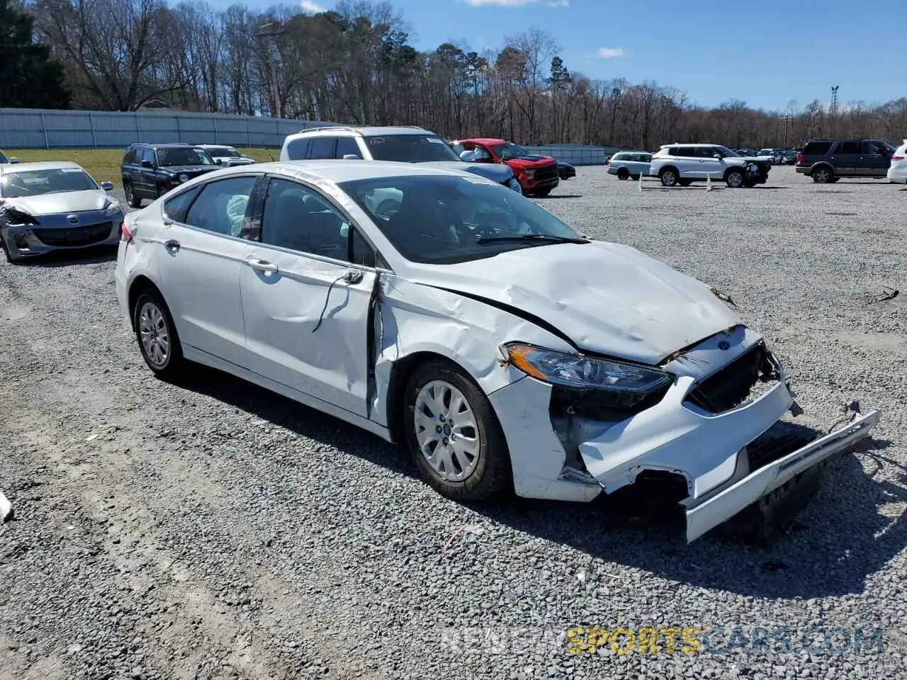 4 Photograph of a damaged car 3FA6P0G75KR280788 FORD FUSION 2019