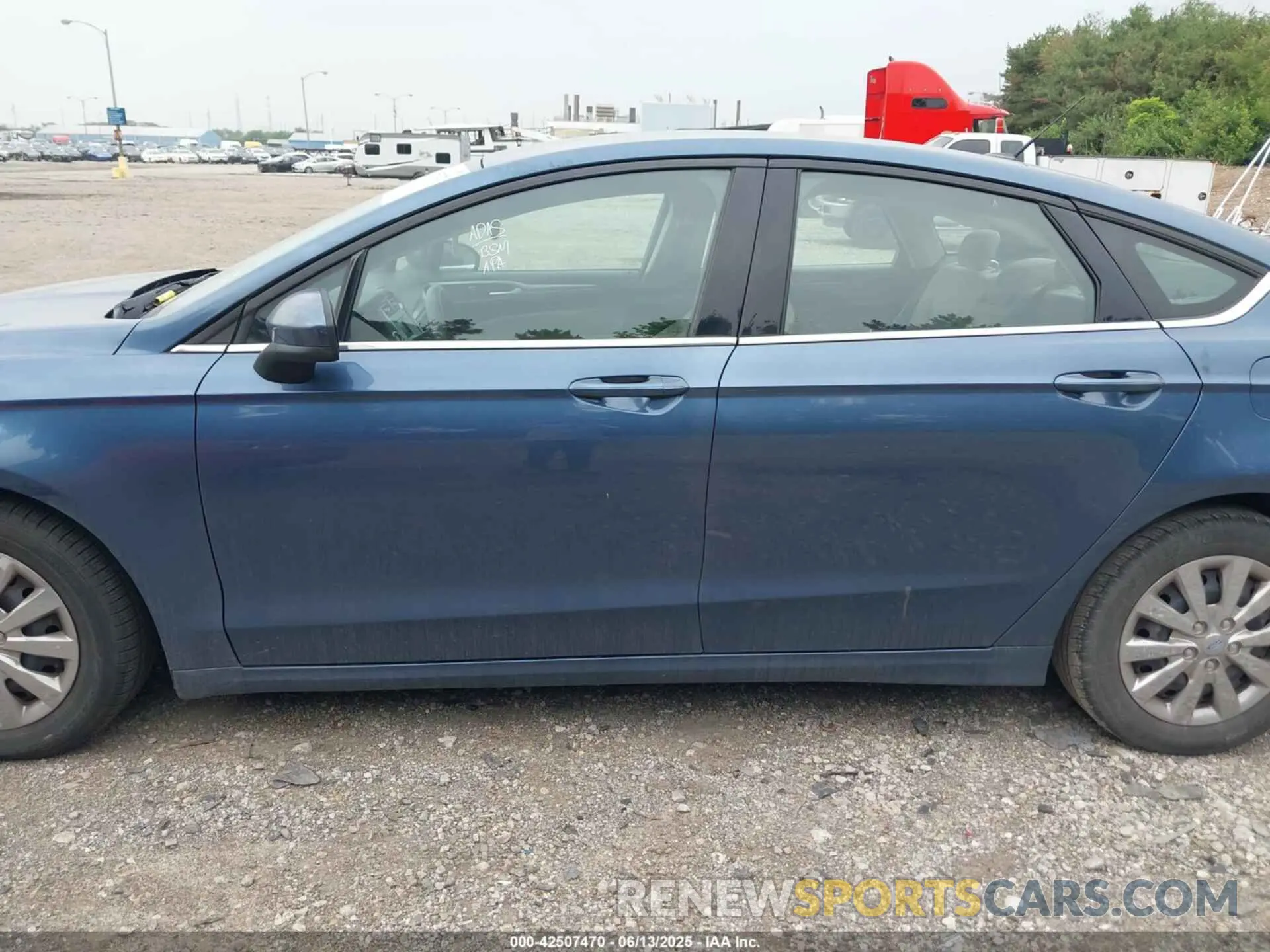 15 Photograph of a damaged car 3FA6P0G76KR102002 FORD FUSION 2019