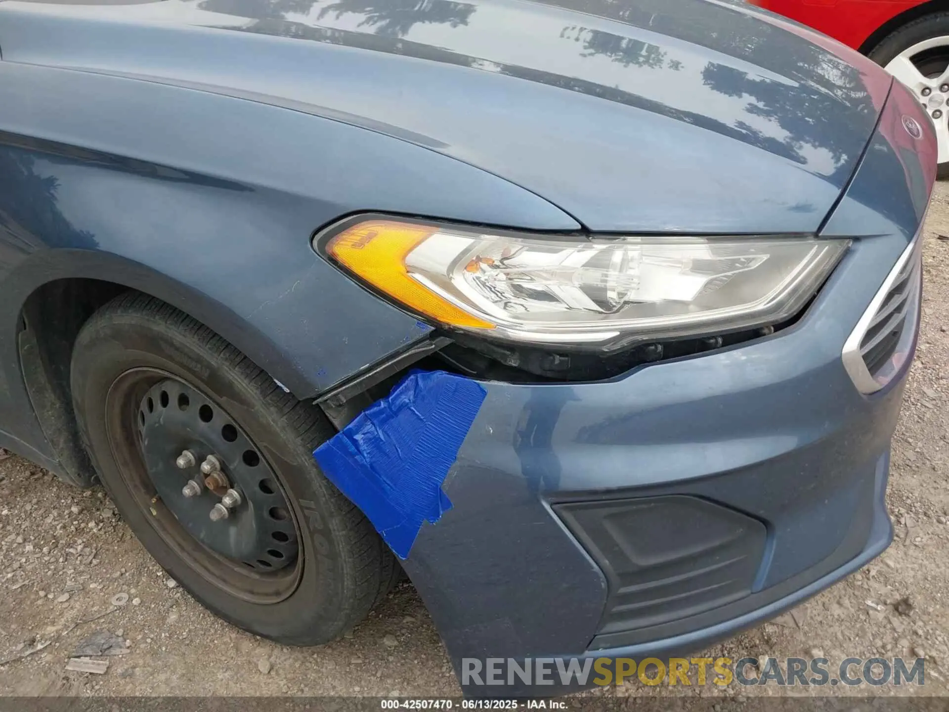 18 Photograph of a damaged car 3FA6P0G76KR102002 FORD FUSION 2019