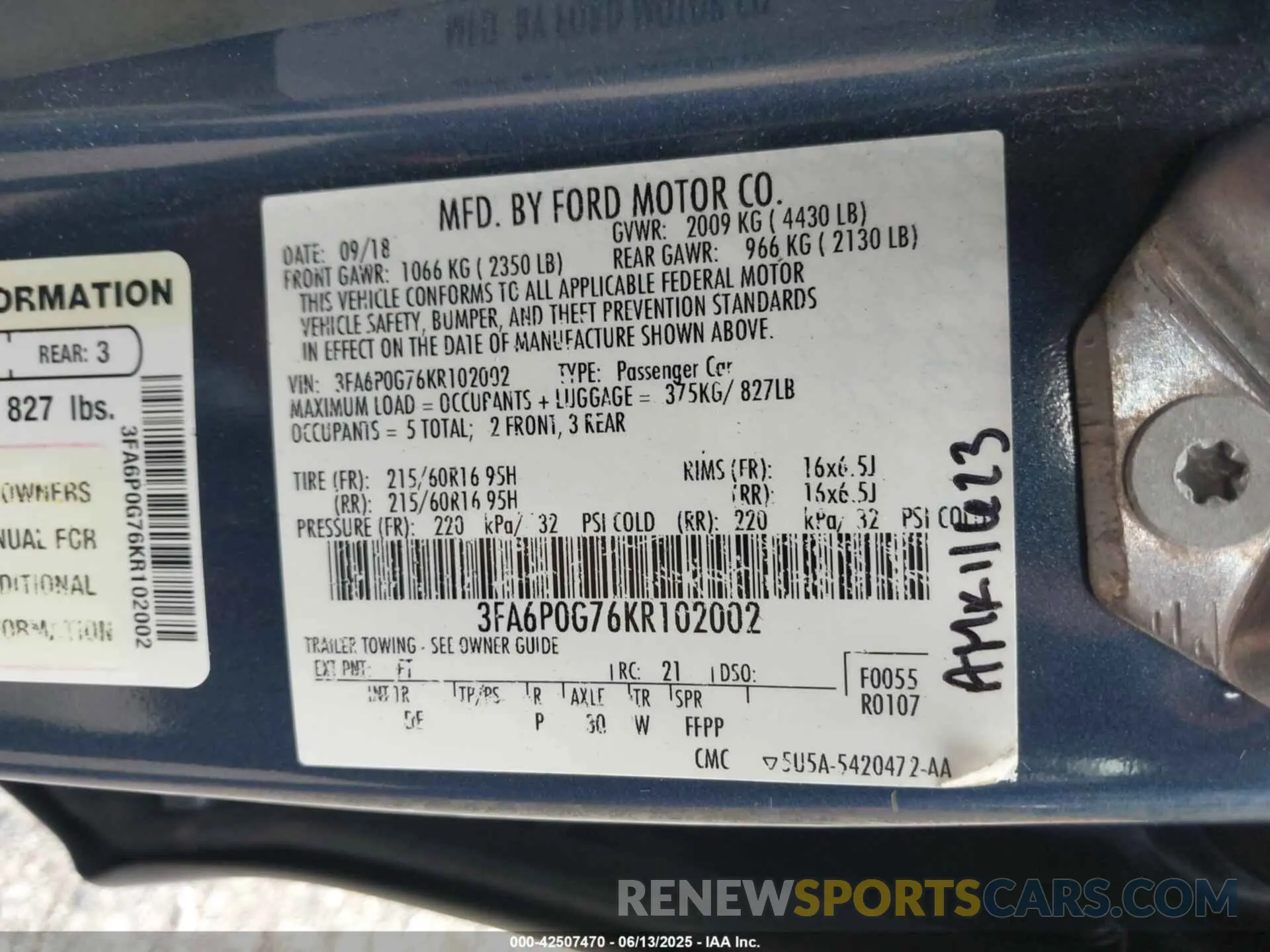9 Photograph of a damaged car 3FA6P0G76KR102002 FORD FUSION 2019