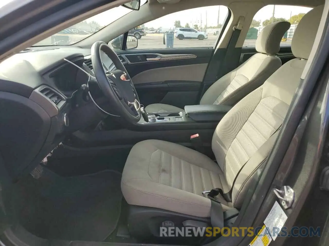 7 Фотография поврежденного автомобиля 3FA6P0G76KR209891 FORD FUSION 2019