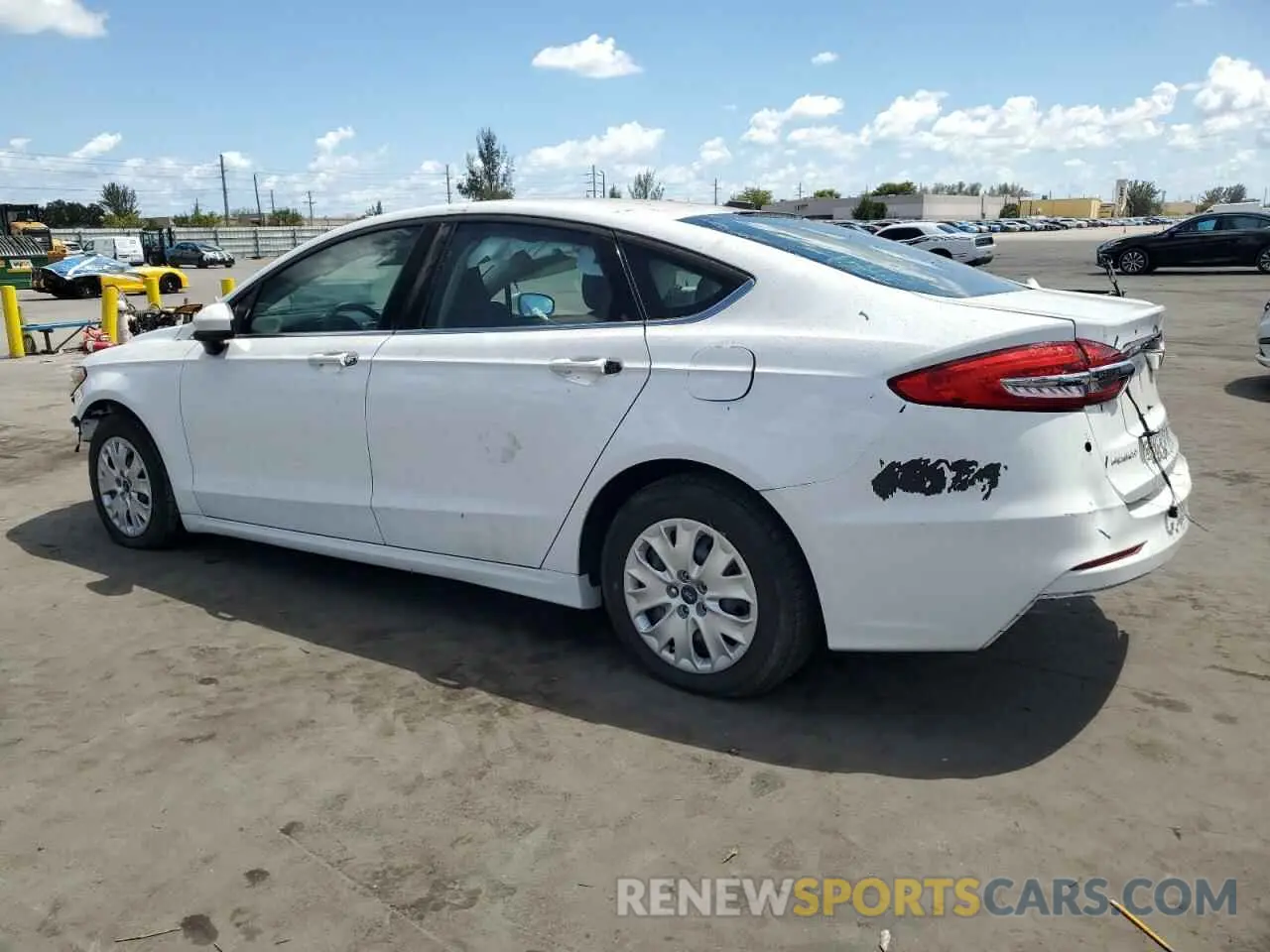 2 Фотография поврежденного автомобиля 3FA6P0G76KR229610 FORD FUSION 2019