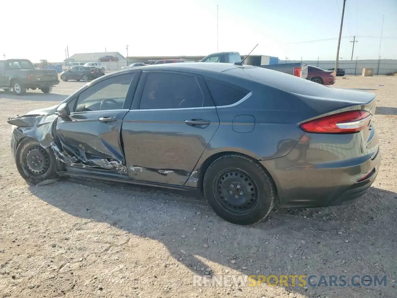 2 Фотография поврежденного автомобиля 3FA6P0G77KR171393 FORD FUSION 2019