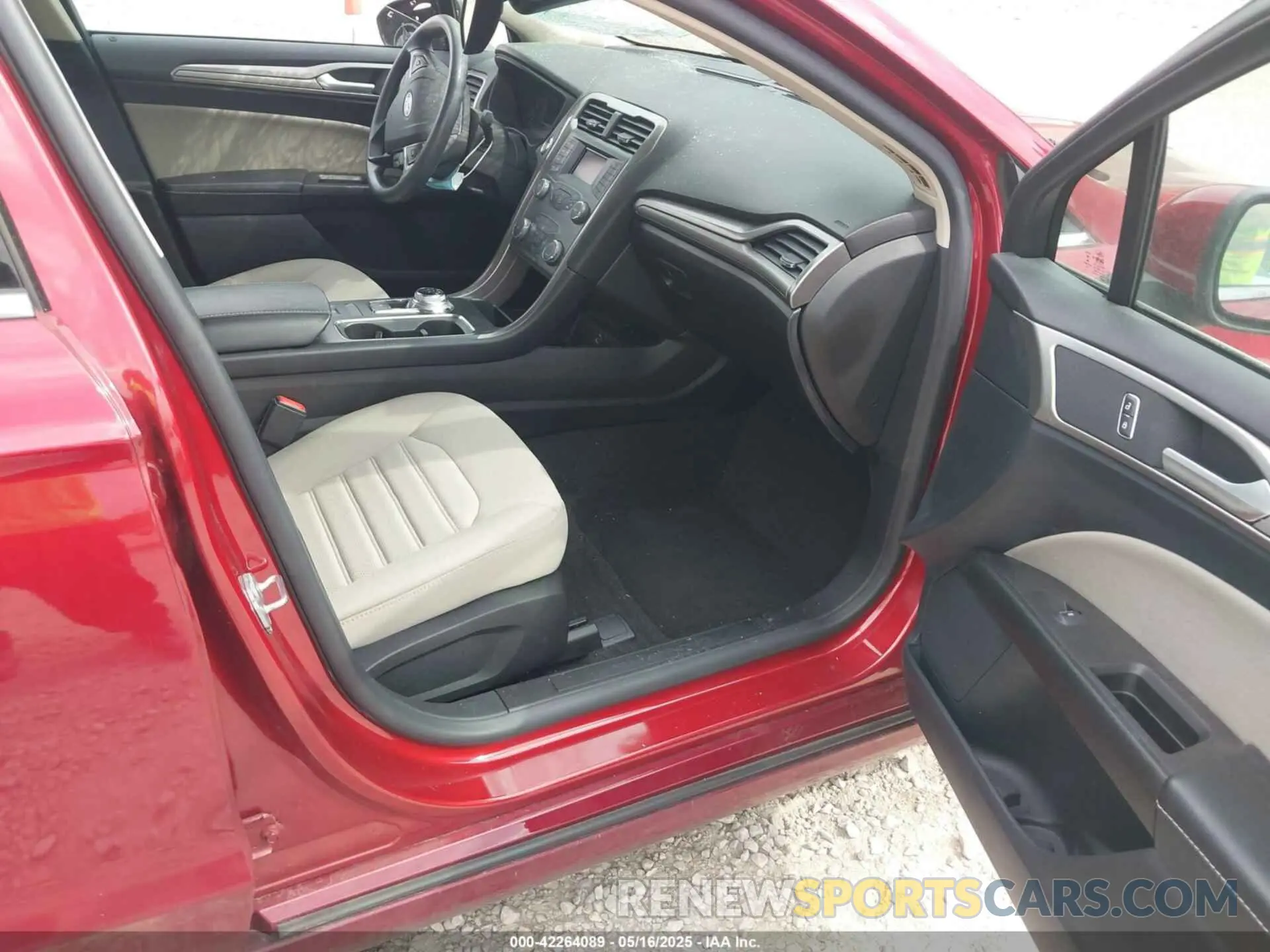 5 Photograph of a damaged car 3FA6P0G77KR215022 FORD FUSION 2019
