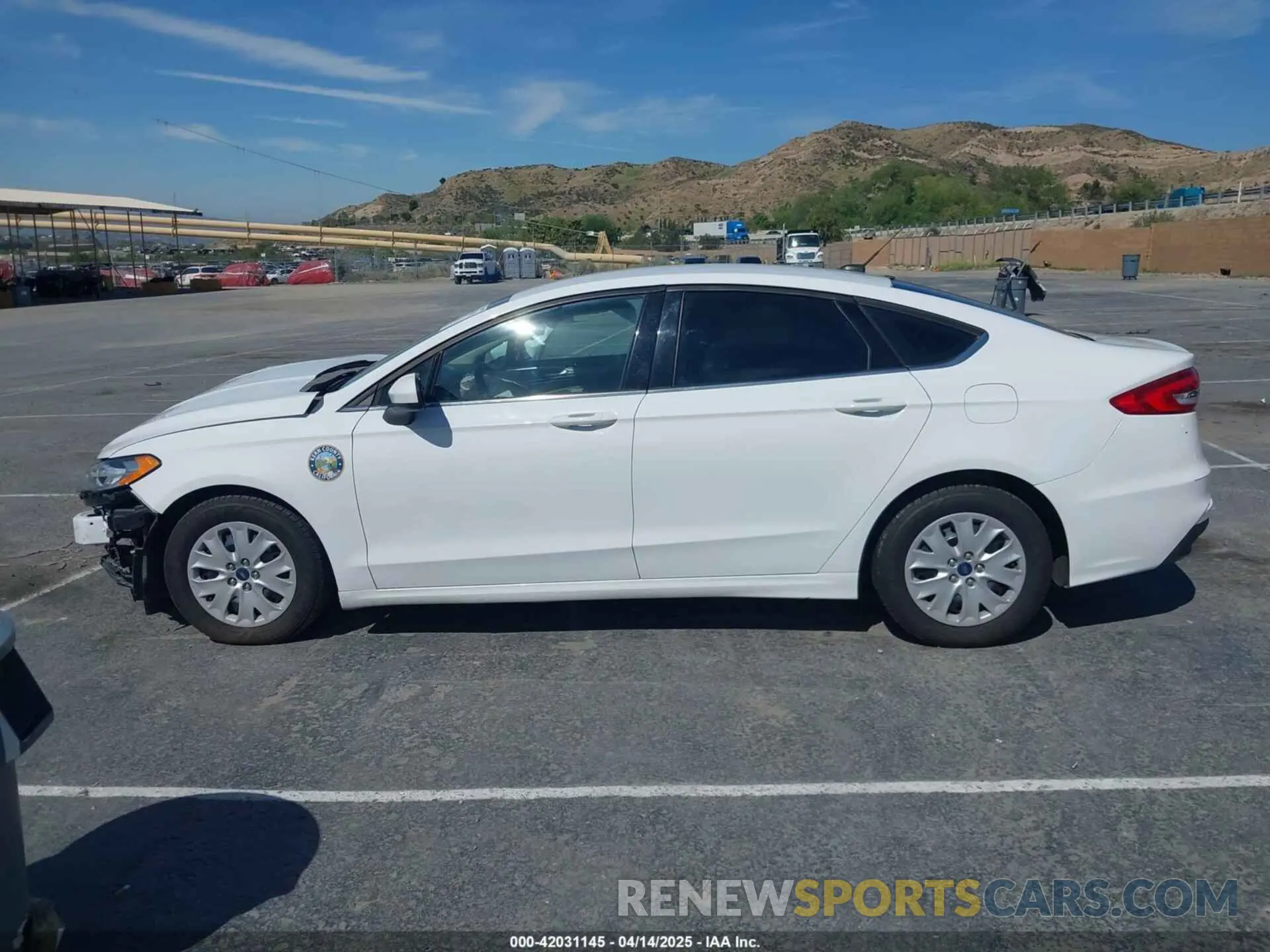 14 Photograph of a damaged car 3FA6P0G77KR218129 FORD FUSION 2019