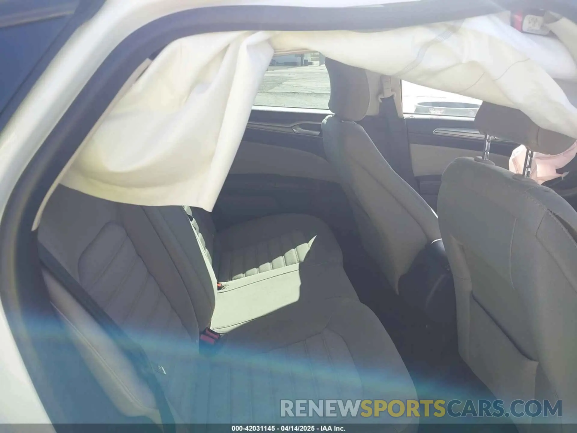 8 Photograph of a damaged car 3FA6P0G77KR218129 FORD FUSION 2019