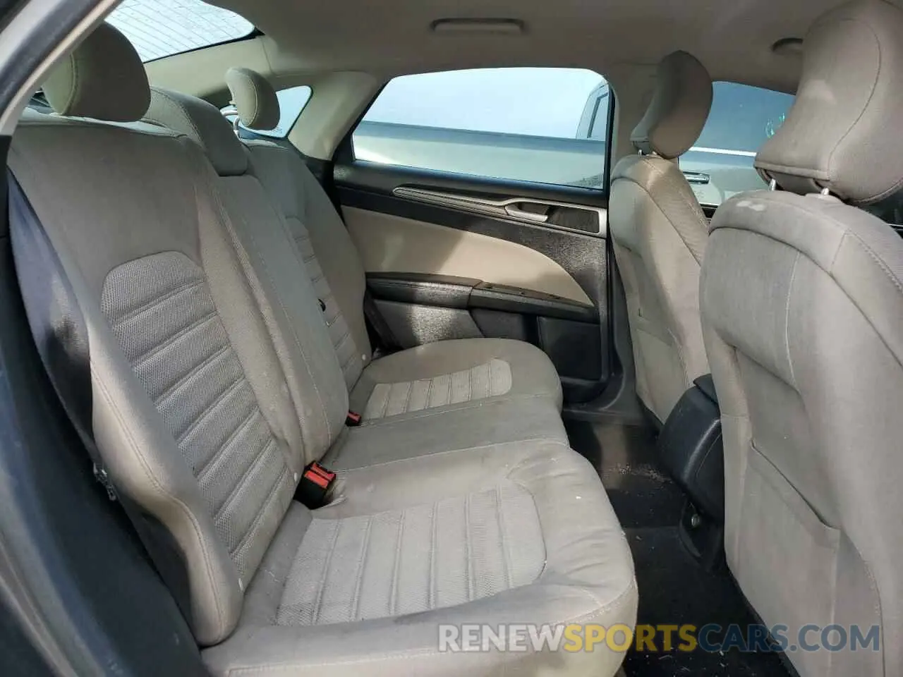 10 Фотография поврежденного автомобиля 3FA6P0G77KR284566 FORD FUSION 2019