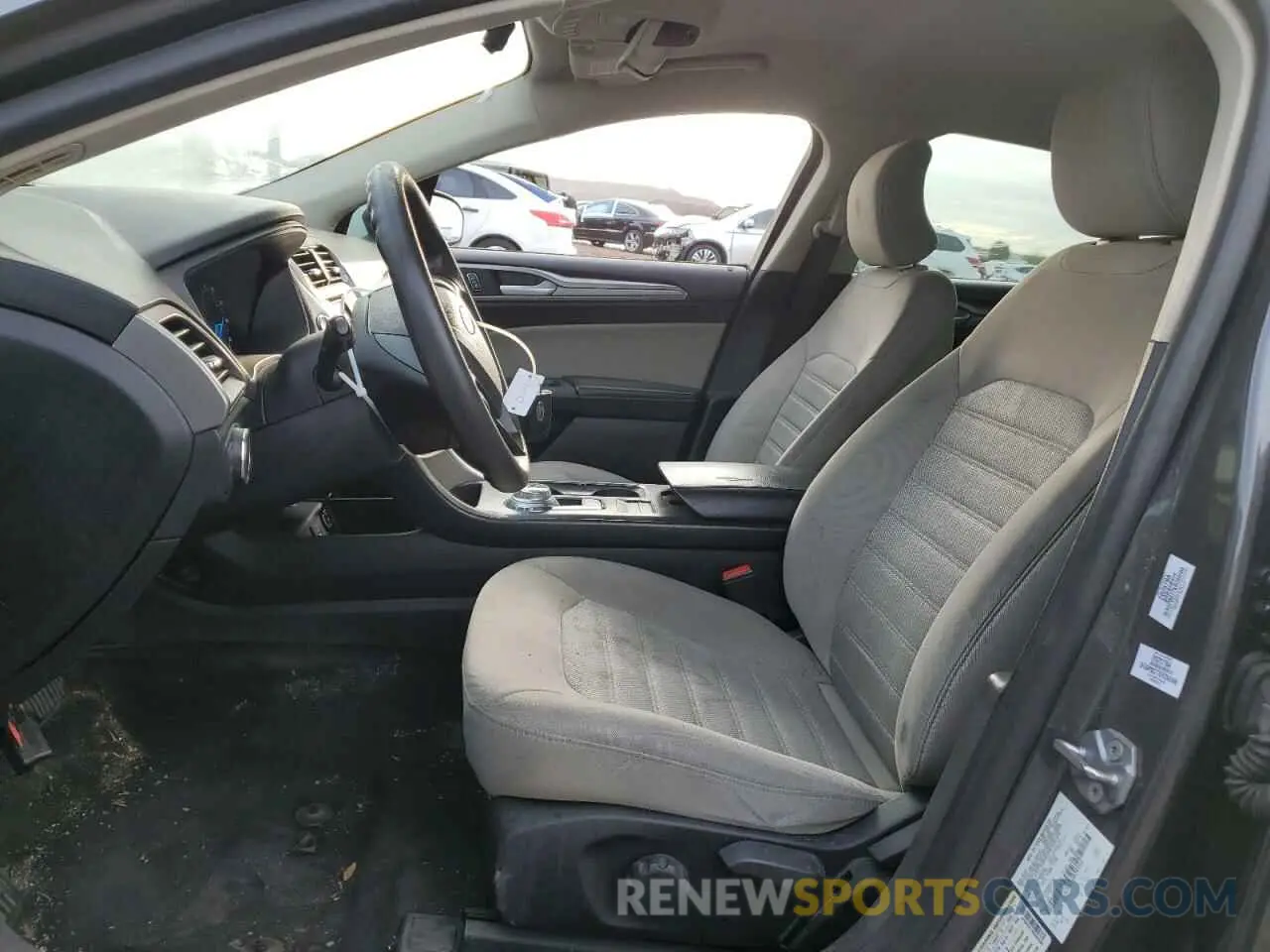 7 Фотография поврежденного автомобиля 3FA6P0G77KR284566 FORD FUSION 2019