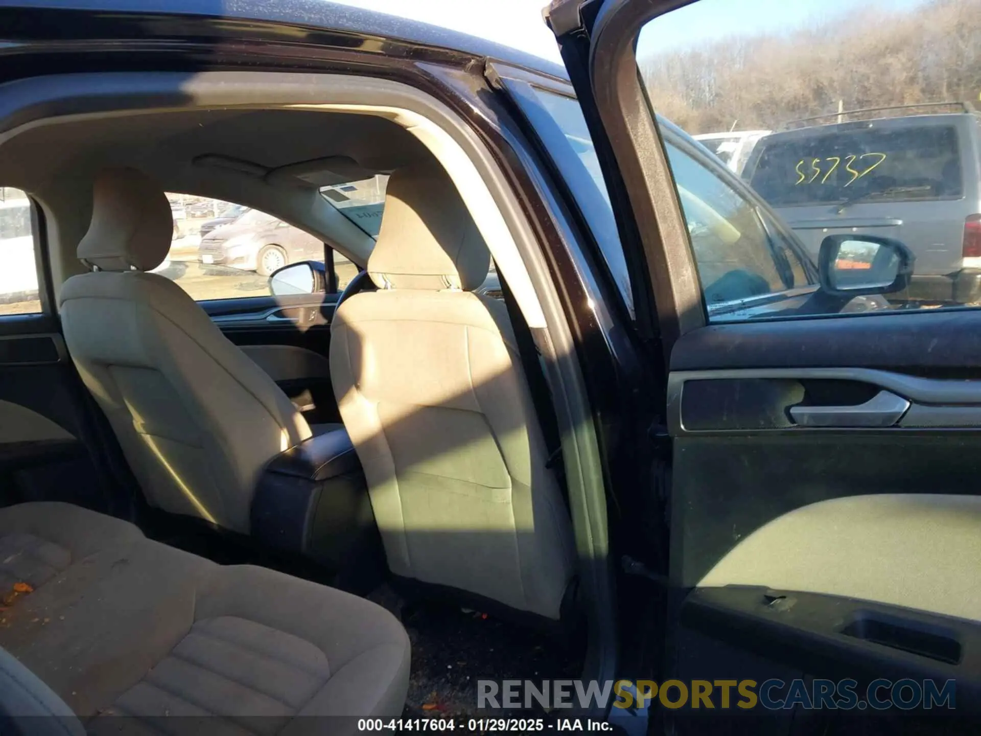 8 Photograph of a damaged car 3FA6P0G78KR194956 FORD FUSION 2019