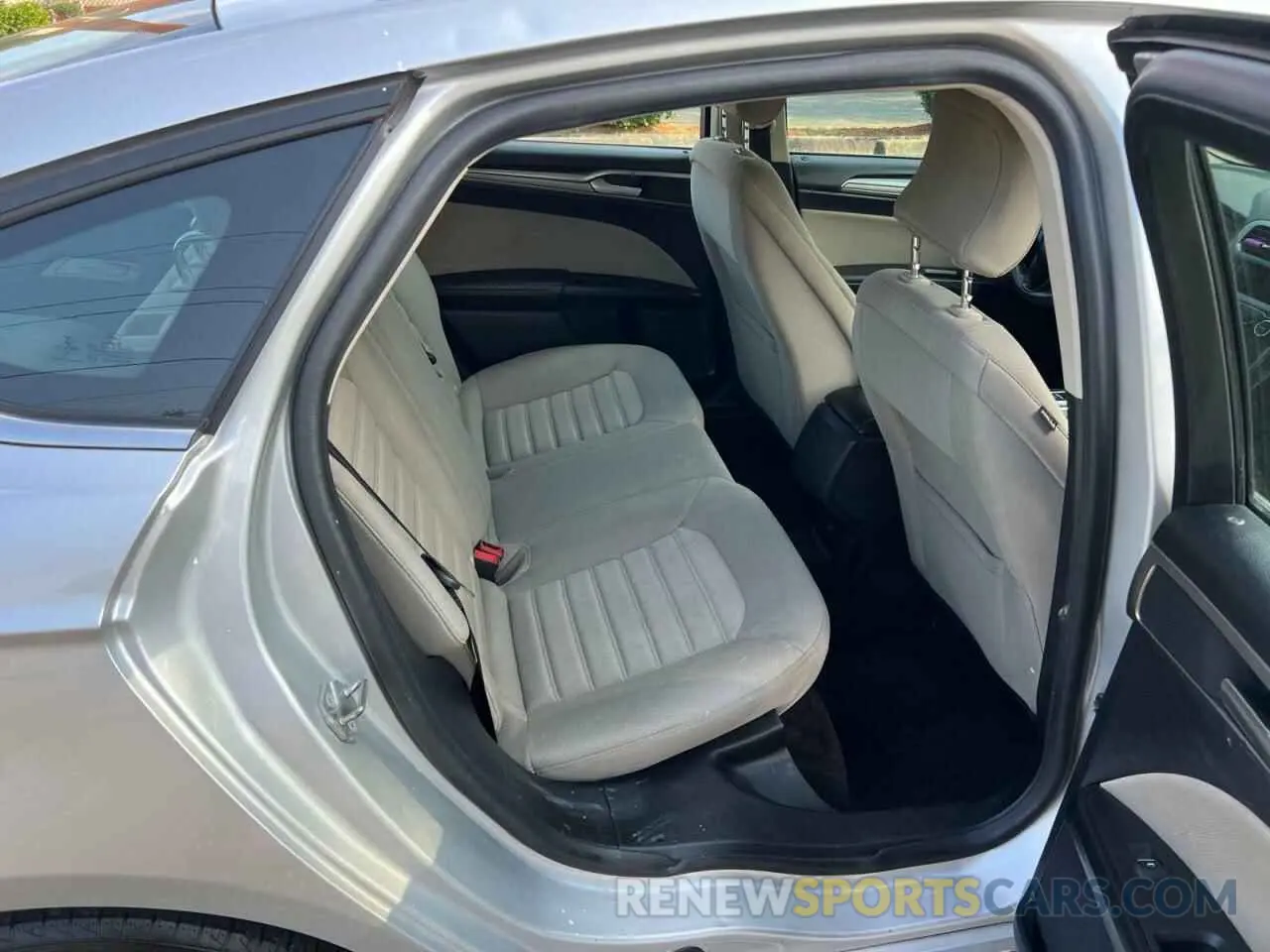 6 Photograph of a damaged car 3FA6P0G7XKR143006 FORD FUSION 2019