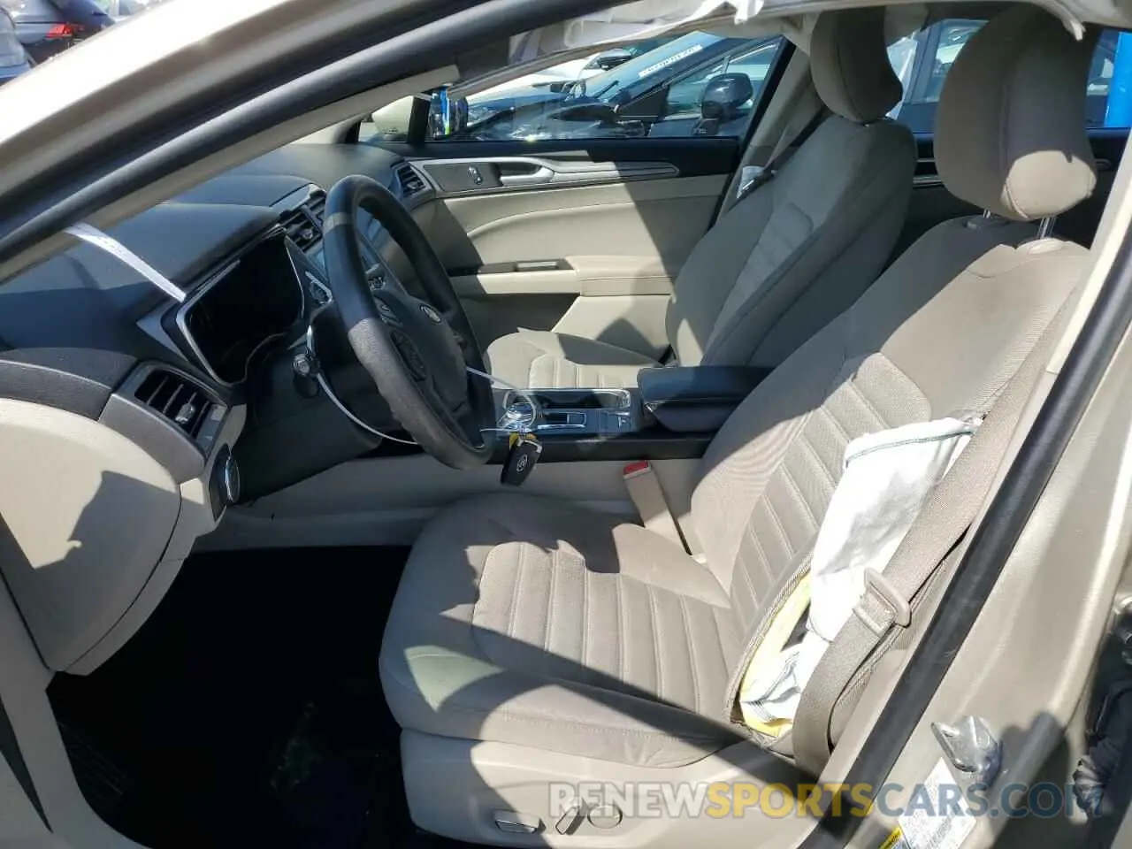 7 Фотография поврежденного автомобиля 3FA6P0H70KR123085 FORD FUSION 2019