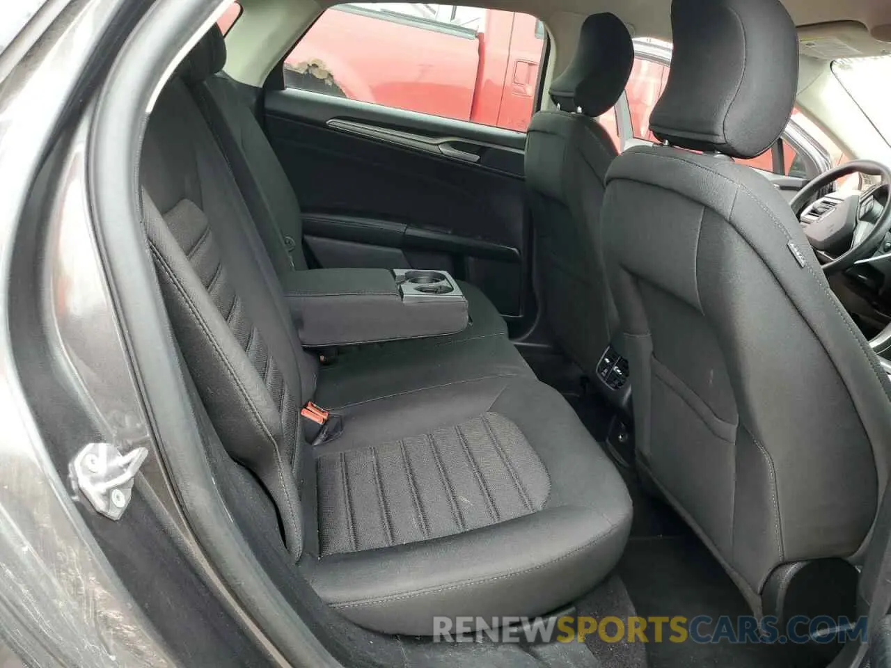 10 Photograph of a damaged car 3FA6P0H72KR218621 FORD FUSION 2019