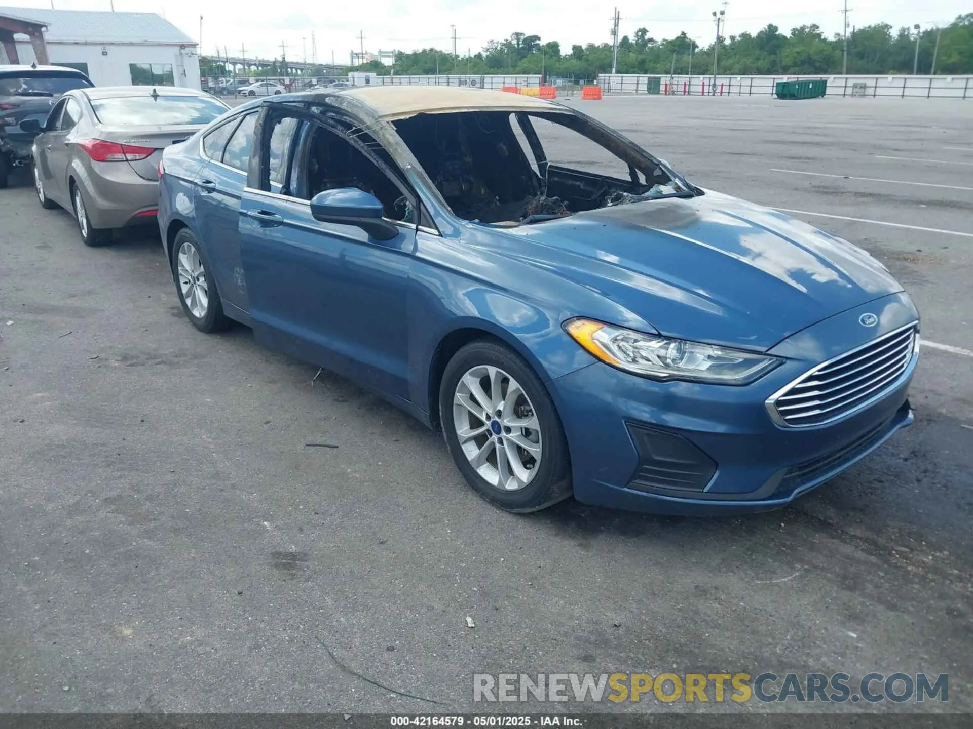 1 Фотография поврежденного автомобиля 3FA6P0H75KR123261 FORD FUSION 2019