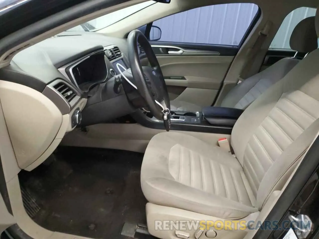 7 Photograph of a damaged car 3FA6P0H79KR122372 FORD FUSION 2019