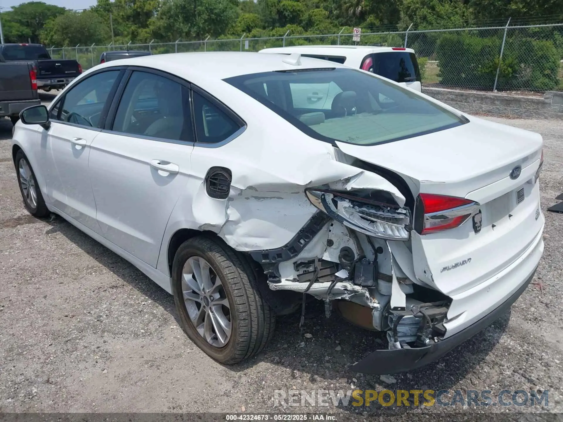 3 Photograph of a damaged car 3FA6P0HD0KR145819 FORD FUSION 2019