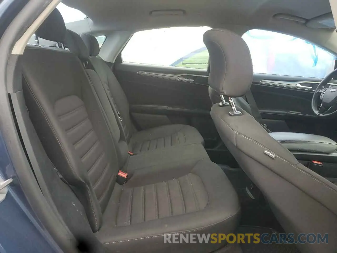 10 Photograph of a damaged car 3FA6P0HD0KR247797 FORD FUSION 2019