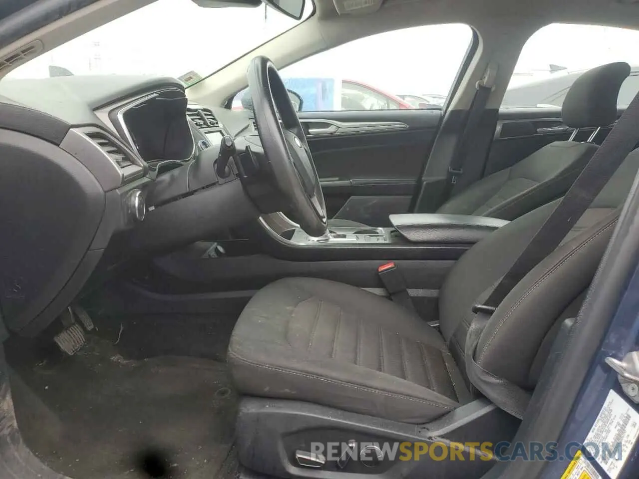 7 Photograph of a damaged car 3FA6P0HD0KR247797 FORD FUSION 2019