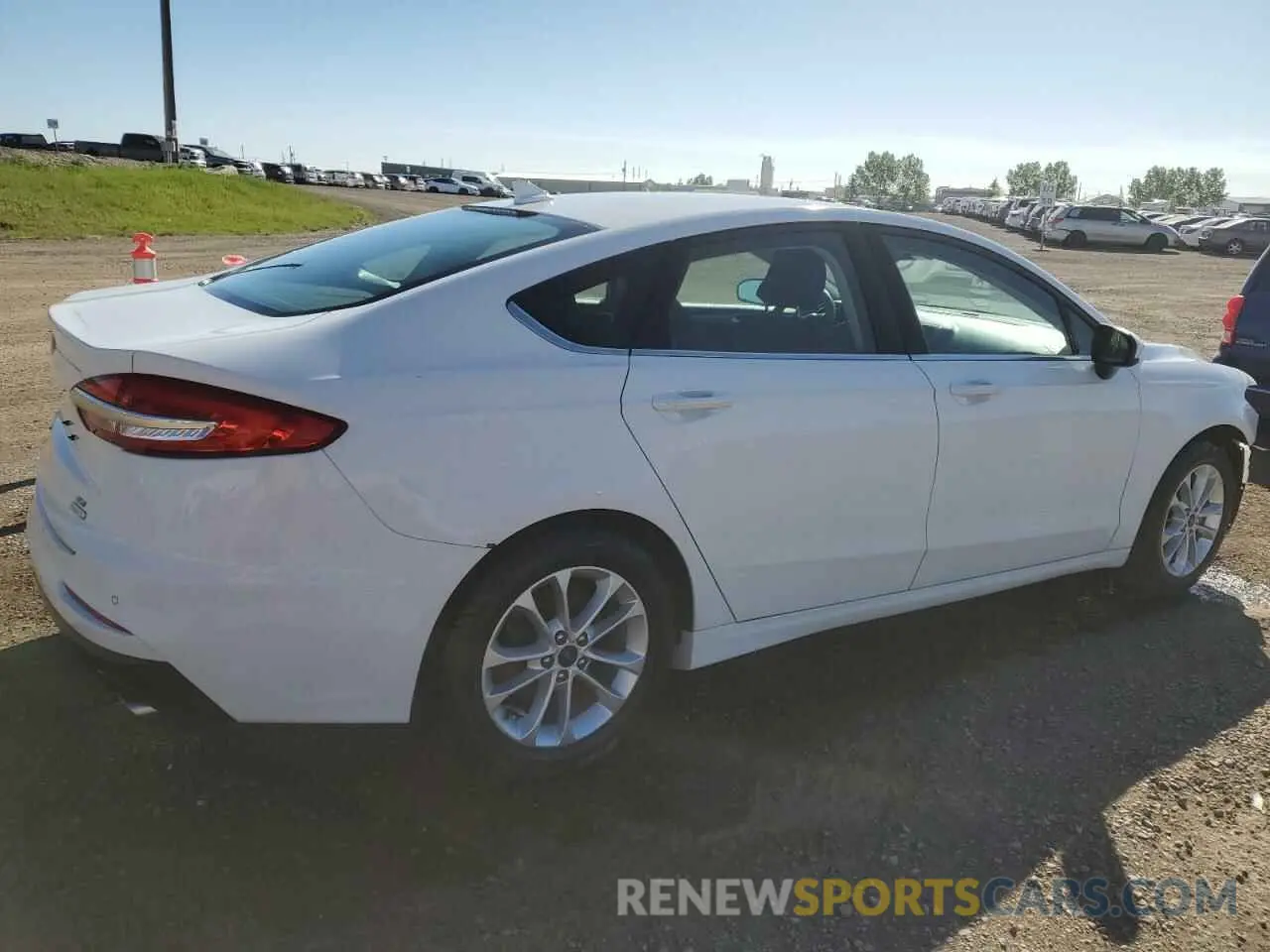 3 Фотография поврежденного автомобиля 3FA6P0HD0KR266236 FORD FUSION 2019