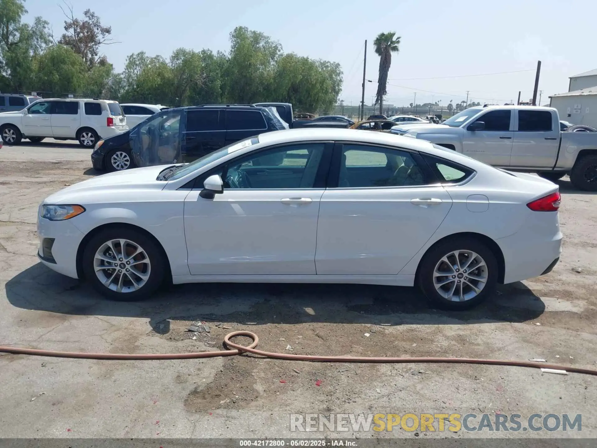 14 Photograph of a damaged car 3FA6P0HD0KR269136 FORD FUSION 2019