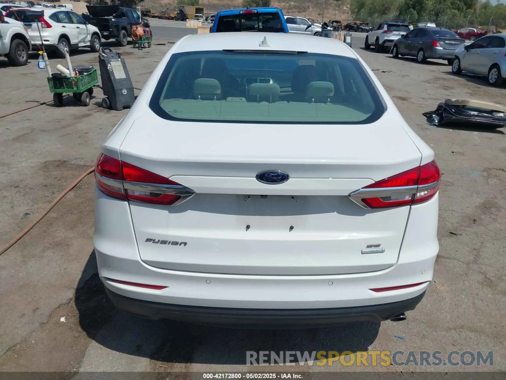 16 Photograph of a damaged car 3FA6P0HD0KR269136 FORD FUSION 2019