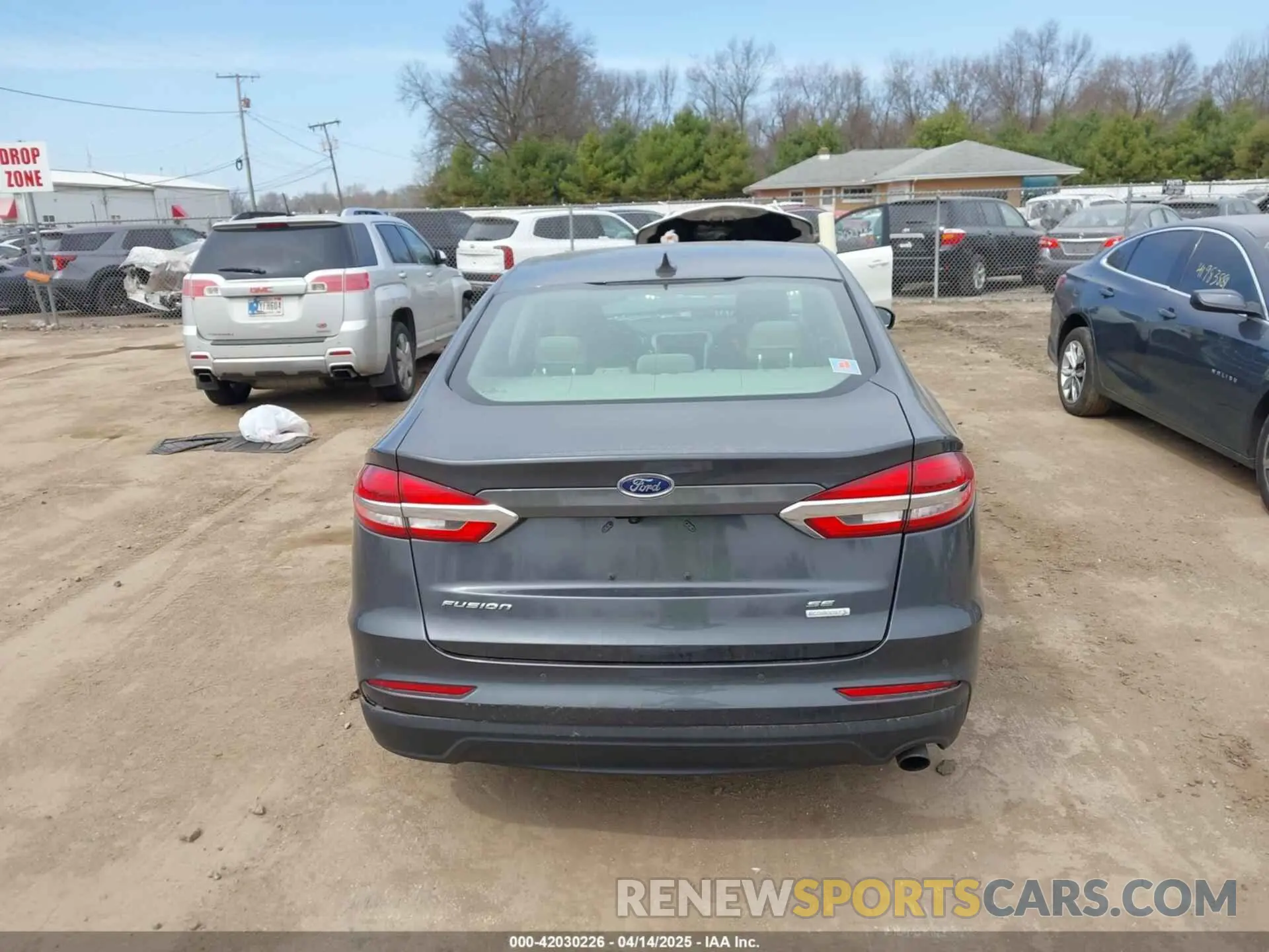 16 Photograph of a damaged car 3FA6P0HD1KR164556 FORD FUSION 2019