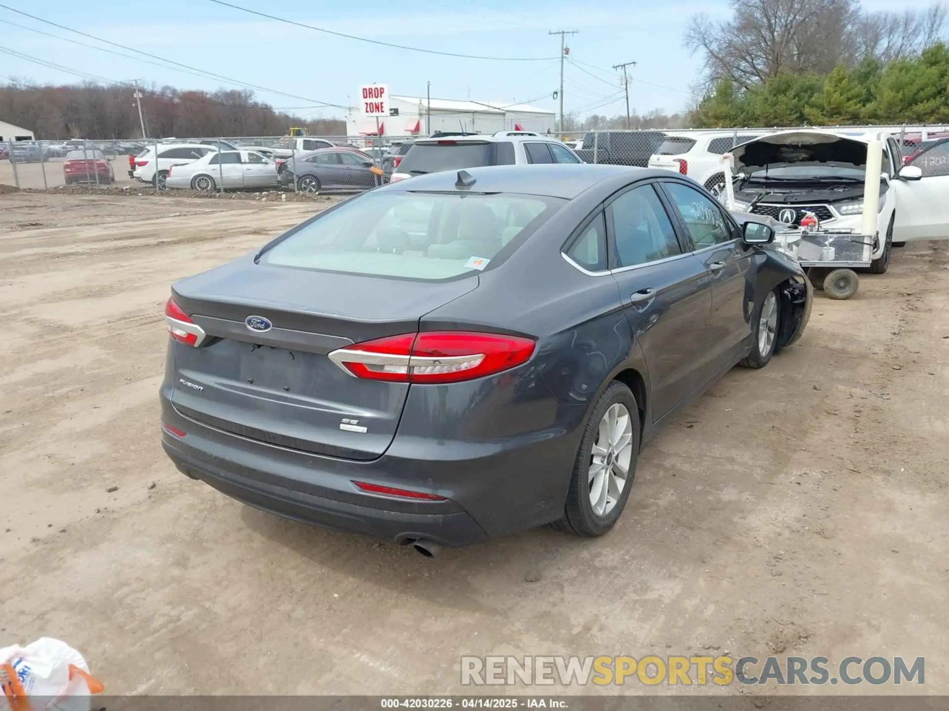 4 Photograph of a damaged car 3FA6P0HD1KR164556 FORD FUSION 2019