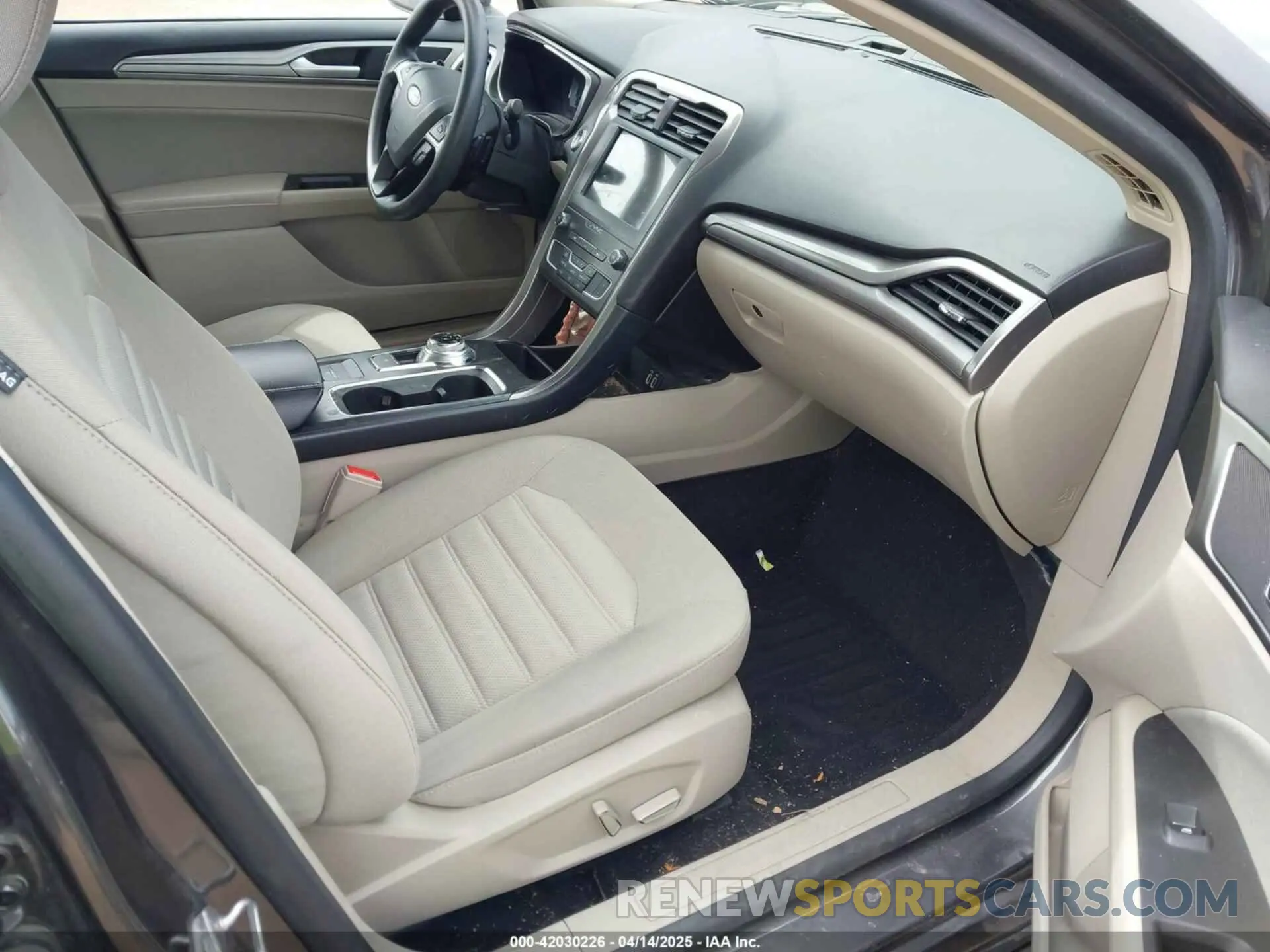 5 Photograph of a damaged car 3FA6P0HD1KR164556 FORD FUSION 2019