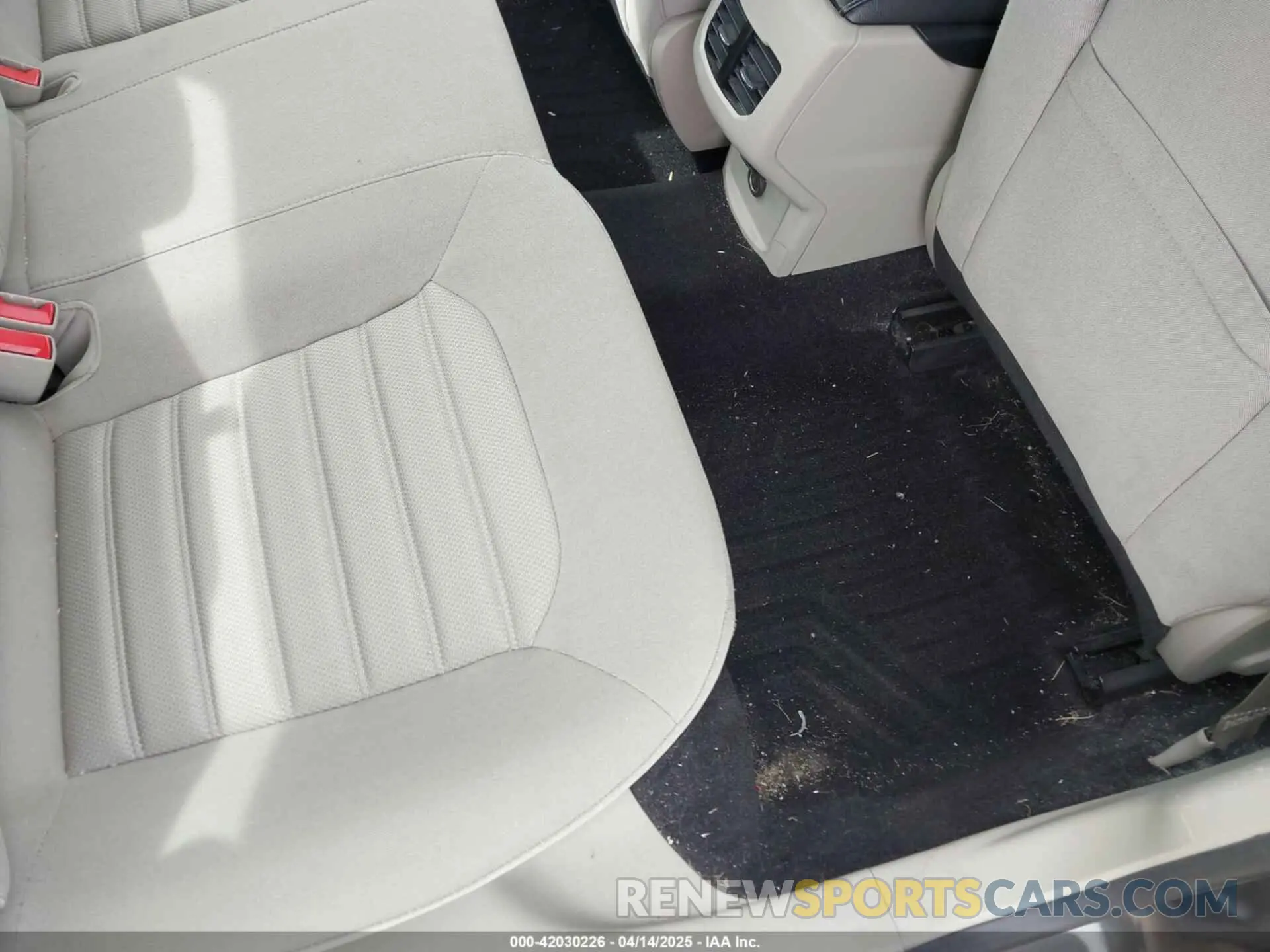 8 Photograph of a damaged car 3FA6P0HD1KR164556 FORD FUSION 2019