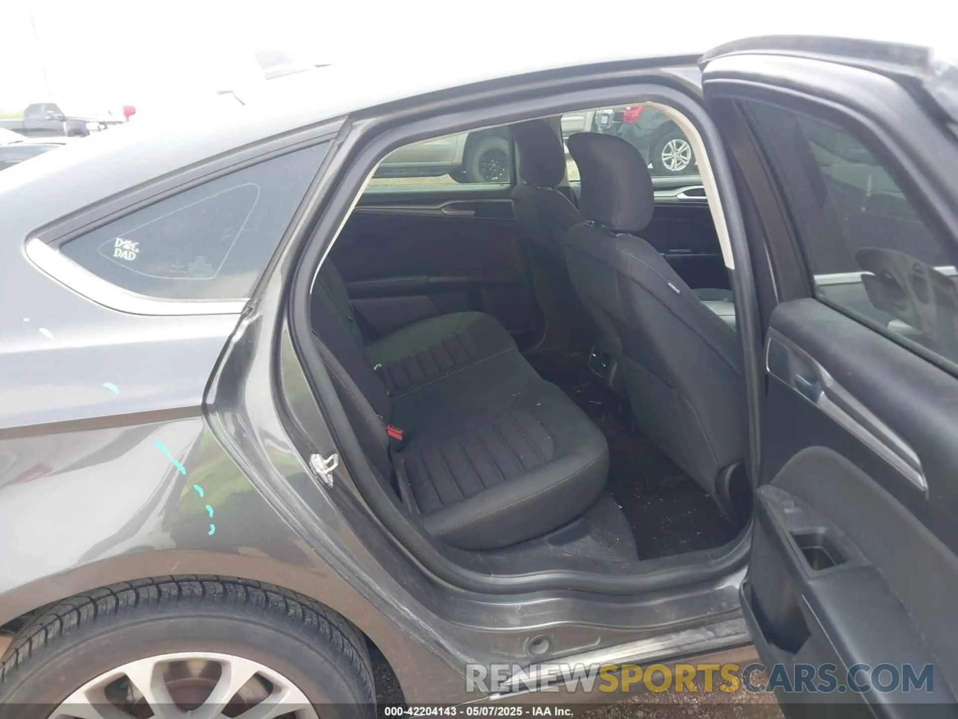 8 Photograph of a damaged car 3FA6P0HD1KR170552 FORD FUSION 2019