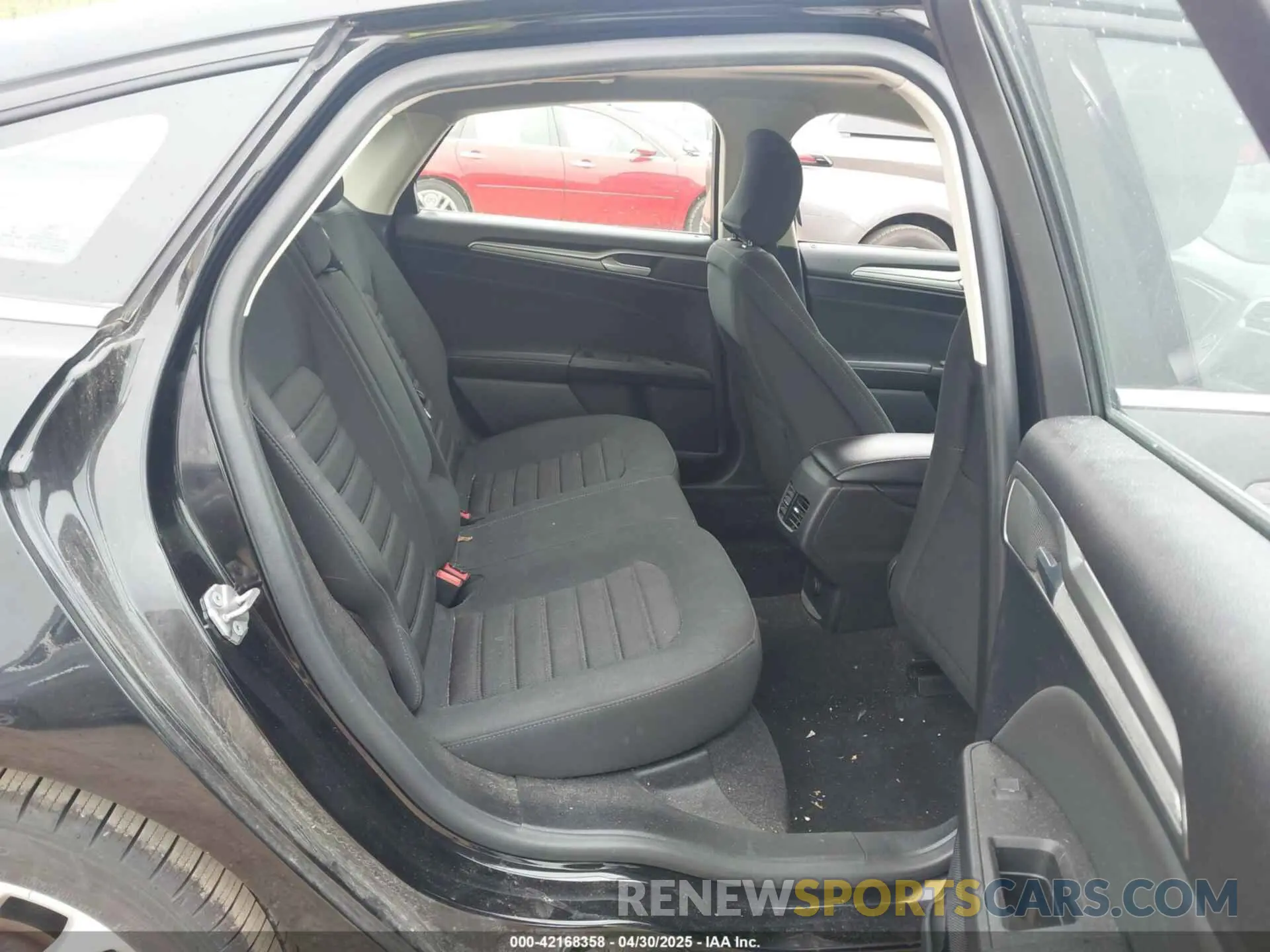 8 Photograph of a damaged car 3FA6P0HD1KR195421 FORD FUSION 2019
