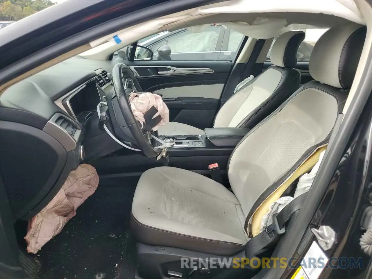 7 Photograph of a damaged car 3FA6P0HD1KR196066 FORD FUSION 2019
