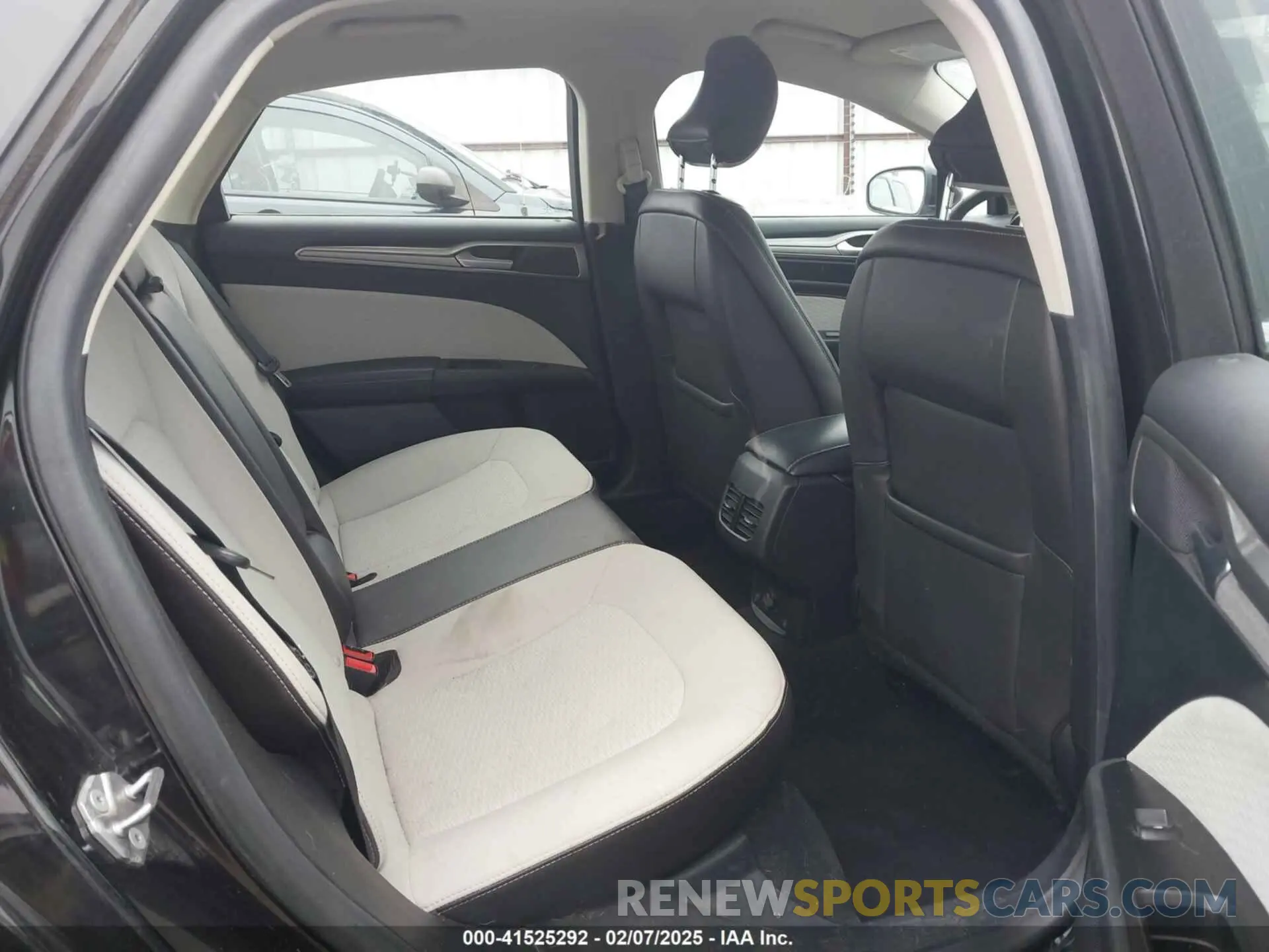 8 Фотография поврежденного автомобиля 3FA6P0HD1KR199226 FORD FUSION 2019