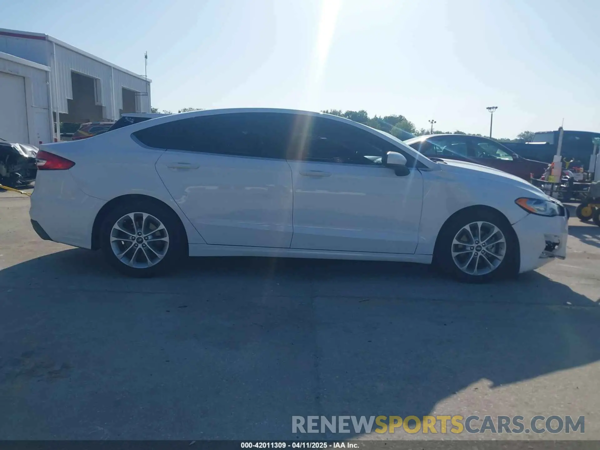 13 Photograph of a damaged car 3FA6P0HD1KR217840 FORD FUSION 2019