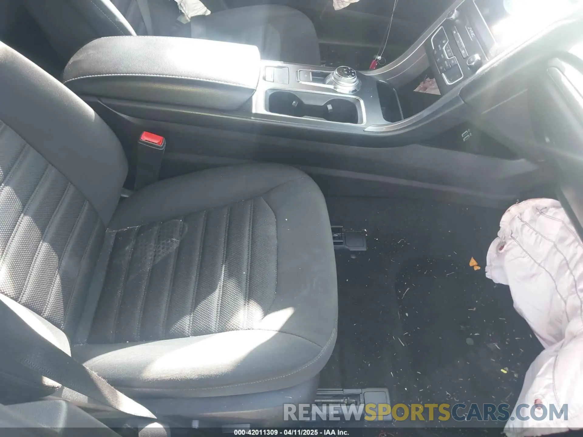 5 Photograph of a damaged car 3FA6P0HD1KR217840 FORD FUSION 2019