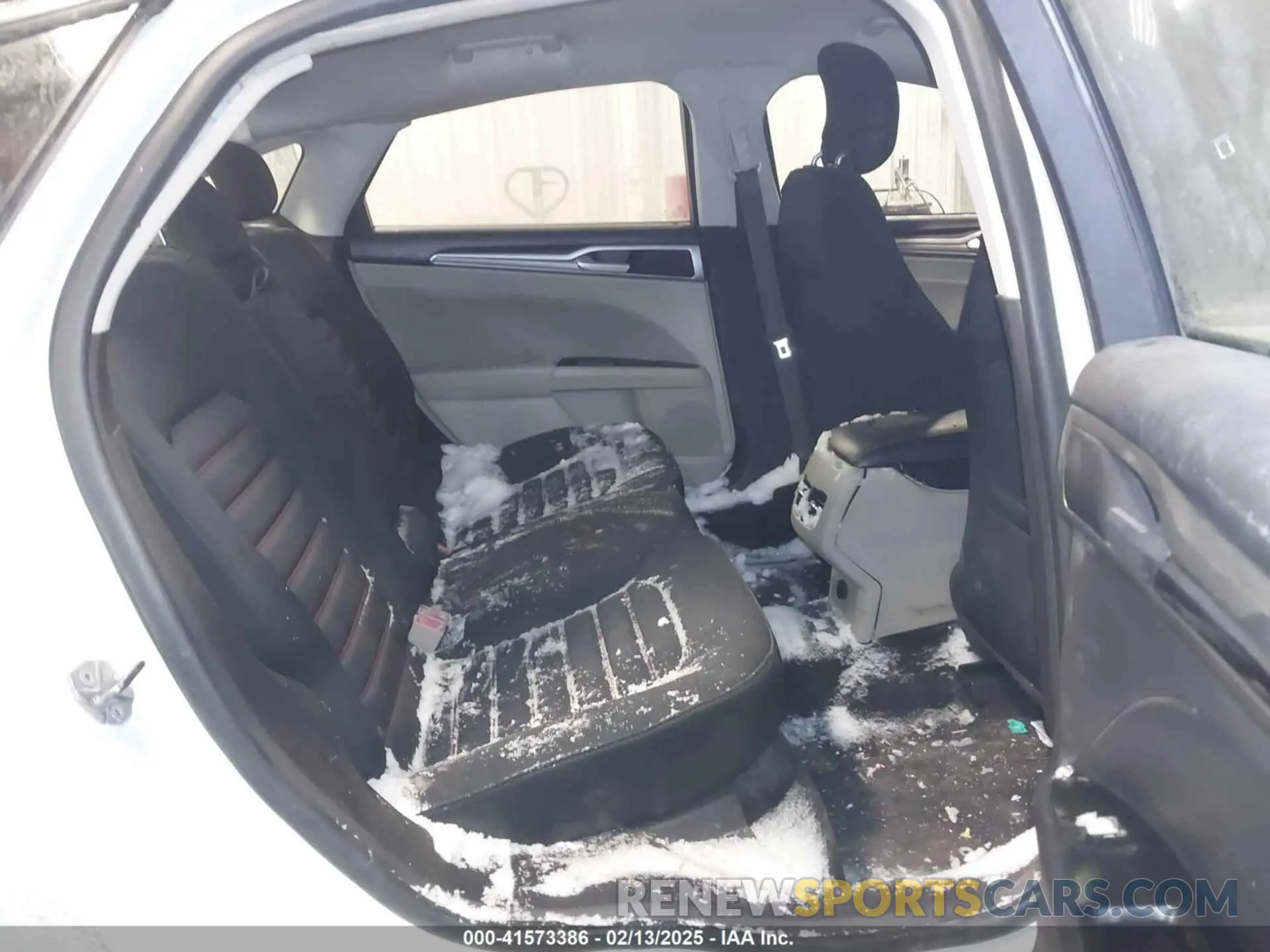 8 Photograph of a damaged car 3FA6P0HD1KR231754 FORD FUSION 2019