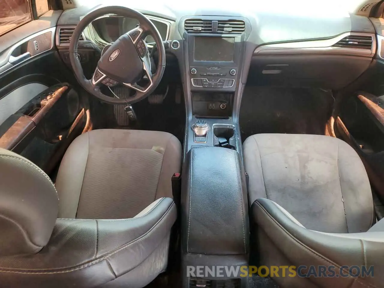 8 Photograph of a damaged car 3FA6P0HD1KR232113 FORD FUSION 2019
