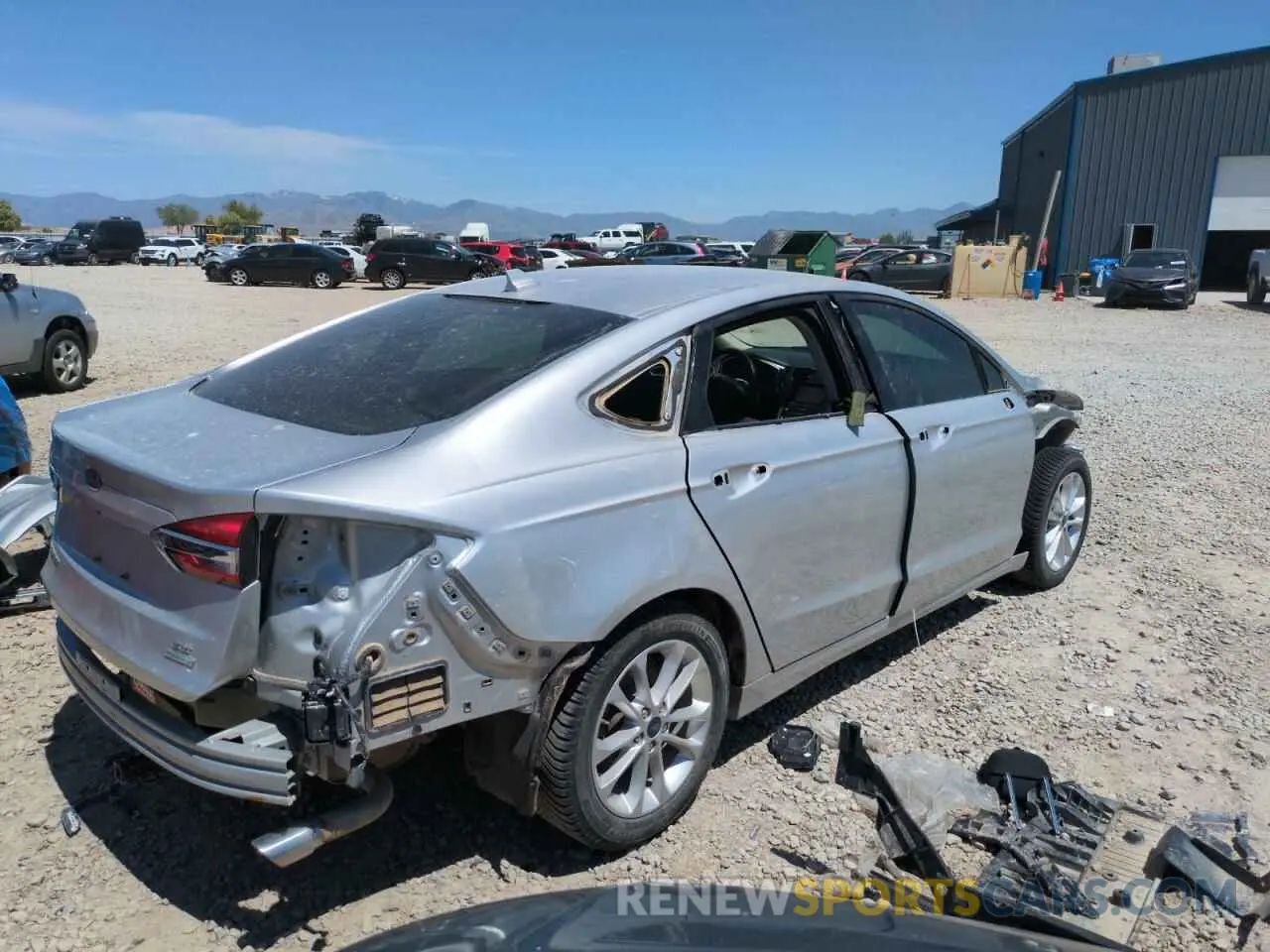 4 Фотография поврежденного автомобиля 3FA6P0HD1KR239448 FORD FUSION 2019