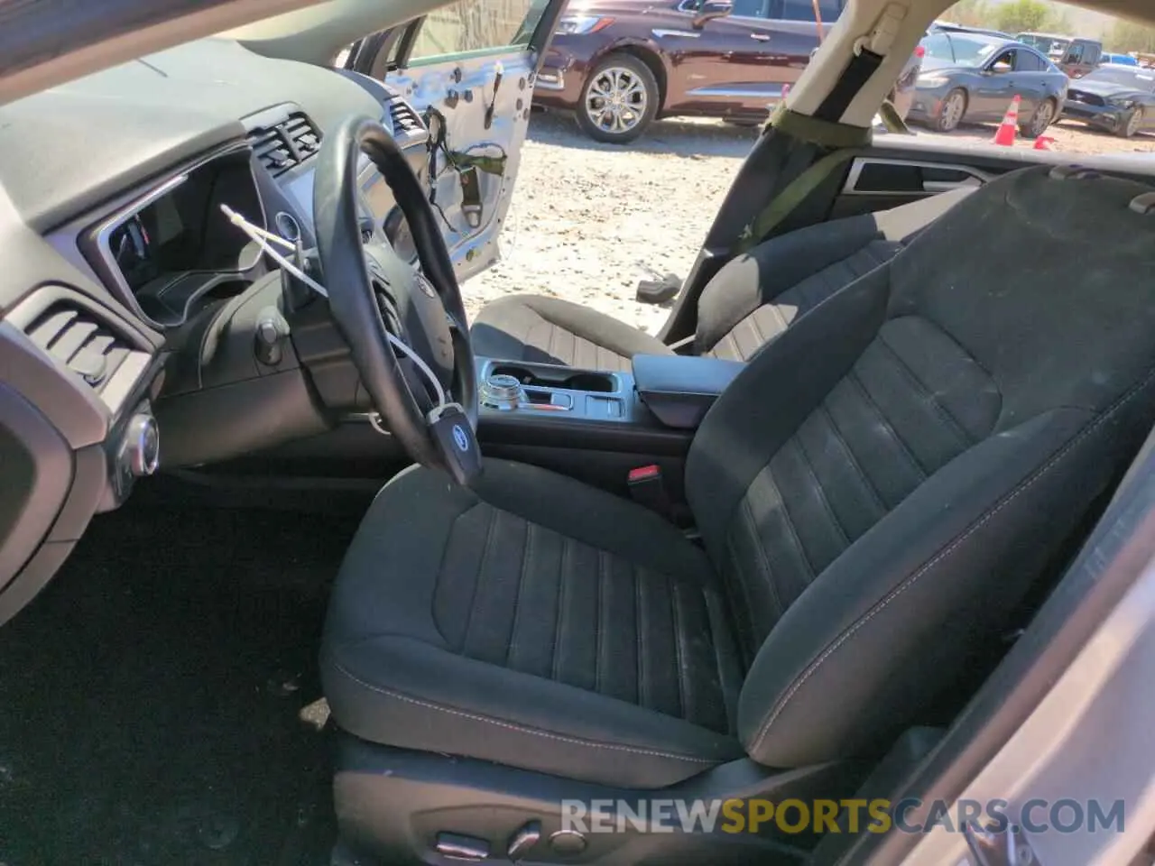 8 Фотография поврежденного автомобиля 3FA6P0HD1KR239448 FORD FUSION 2019